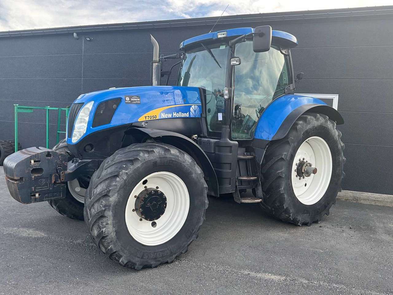 New Holland T7050 - Traktor: slika New Holland T7050 - Traktor New Holland T7050 - Traktor: slika New Holland T7050 - Traktor