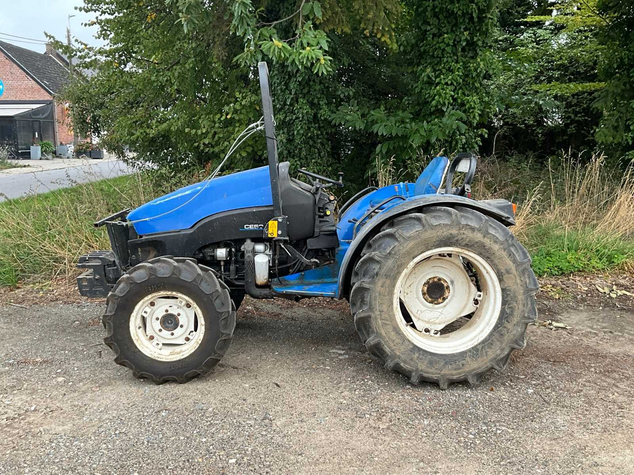 New Holland TCE50 - Mali traktor: slika New Holland TCE50 - Mali traktor New Holland TCE50 - Mali traktor: slika New Holland TCE50 - Mali traktor
