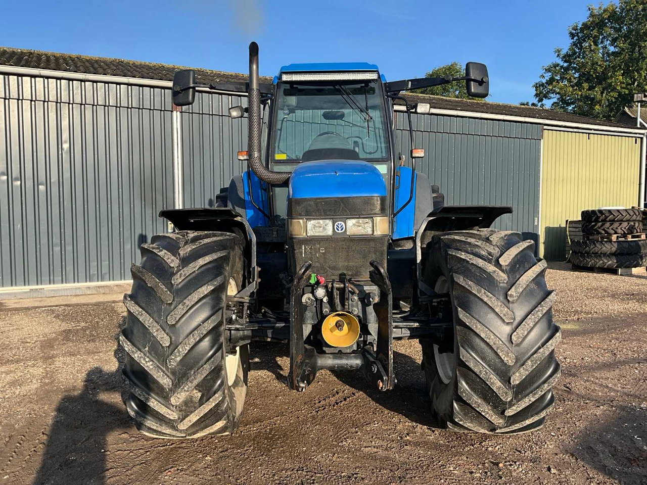 New Holland TM165 - Traktor: slika New Holland TM165 - Traktor New Holland TM165 - Traktor: slika New Holland TM165 - Traktor
