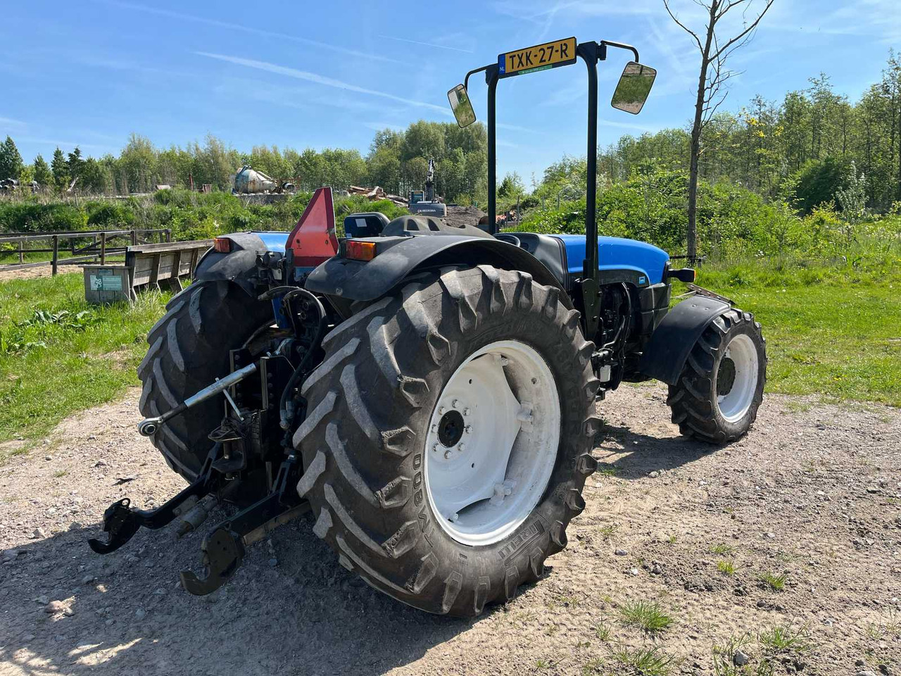 New Holland TN95F - Traktor: slika New Holland TN95F - Traktor New Holland TN95F - Traktor: slika New Holland TN95F - Traktor