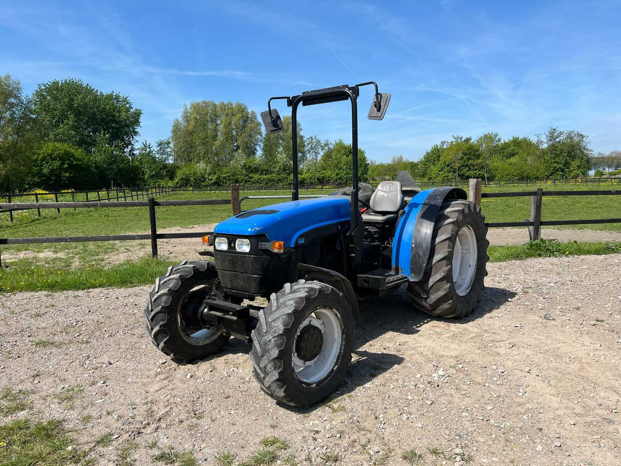 New Holland TN95F - Traktor: slika New Holland TN95F - Traktor New Holland TN95F - Traktor: slika New Holland TN95F - Traktor