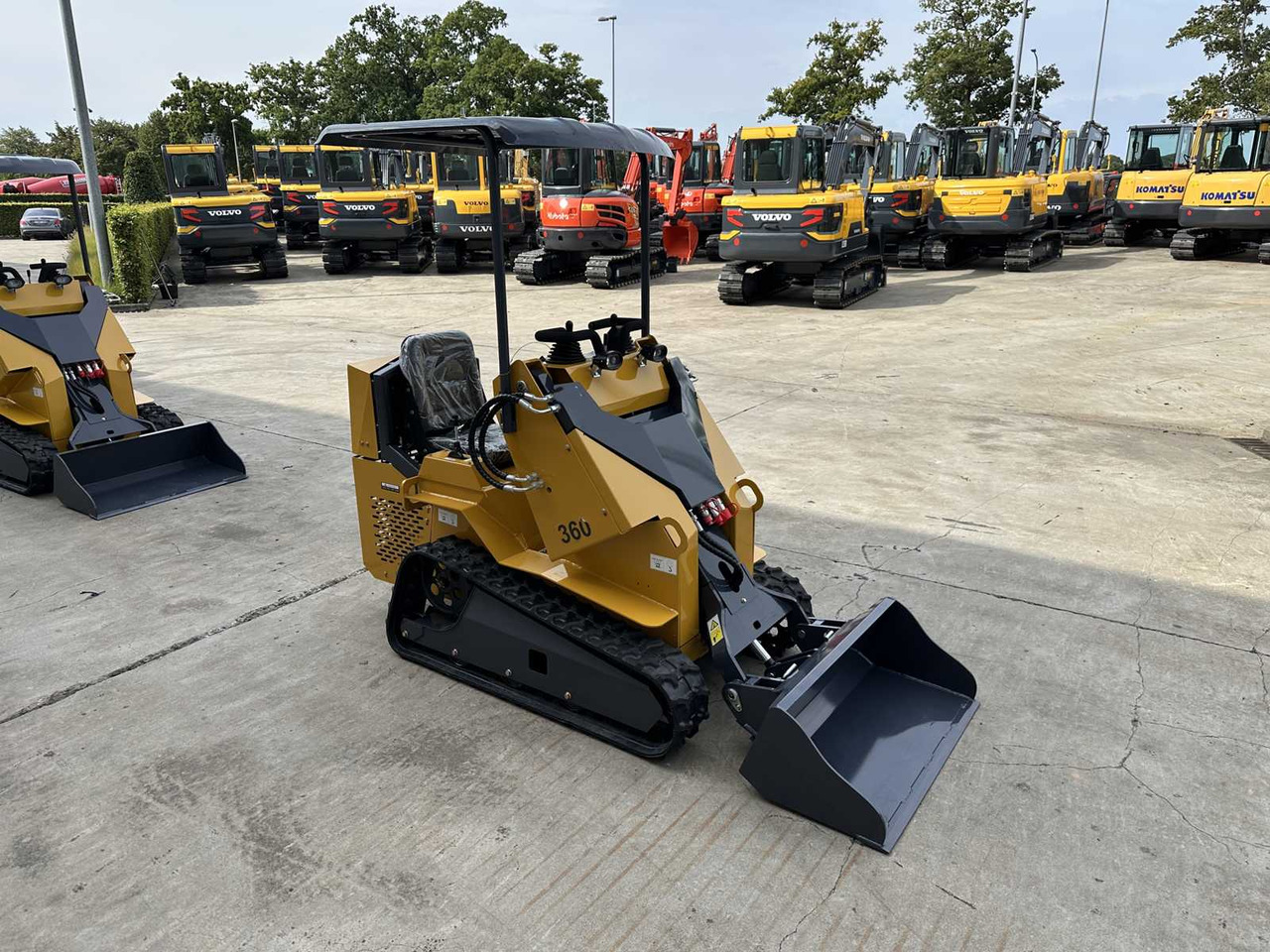 Newrick ZW380 - Mini utovarivač: slika Newrick ZW380 - Mini utovarivač Newrick ZW380 - Mini utovarivač: slika Newrick ZW380 - Mini utovarivač
