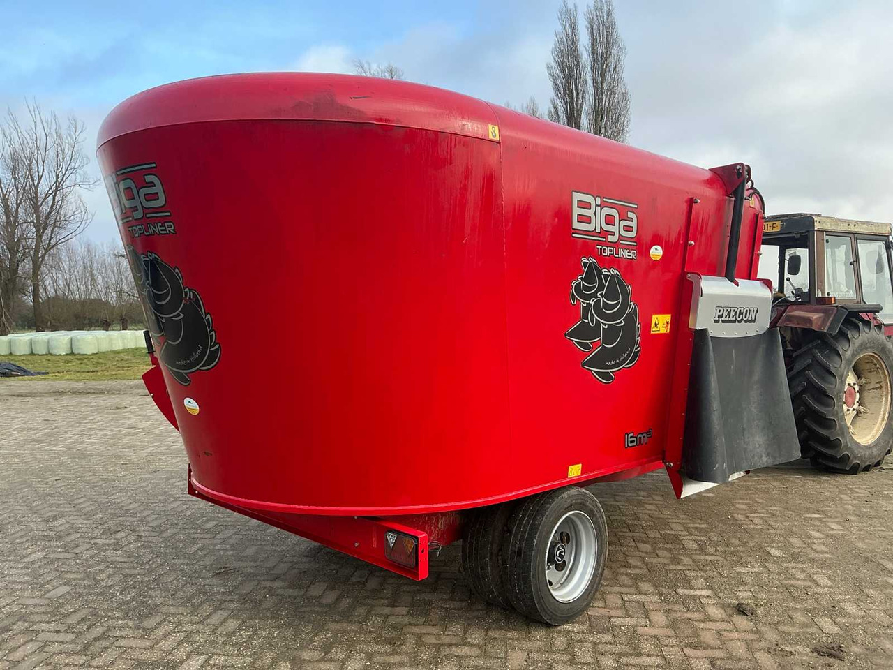 Peecon Biga Topliner 16m3 VMT-160 - Vagon-miješalica za krmivo: slika Peecon Biga Topliner 16m3 VMT-160 - Vagon-miješalica za krmivo Peecon Biga Topliner 16m3 VMT-160 - Vagon-miješalica za krmivo: slika Peecon Biga Topliner 16m3 VMT-160 - Vagon-miješalica za krmivo