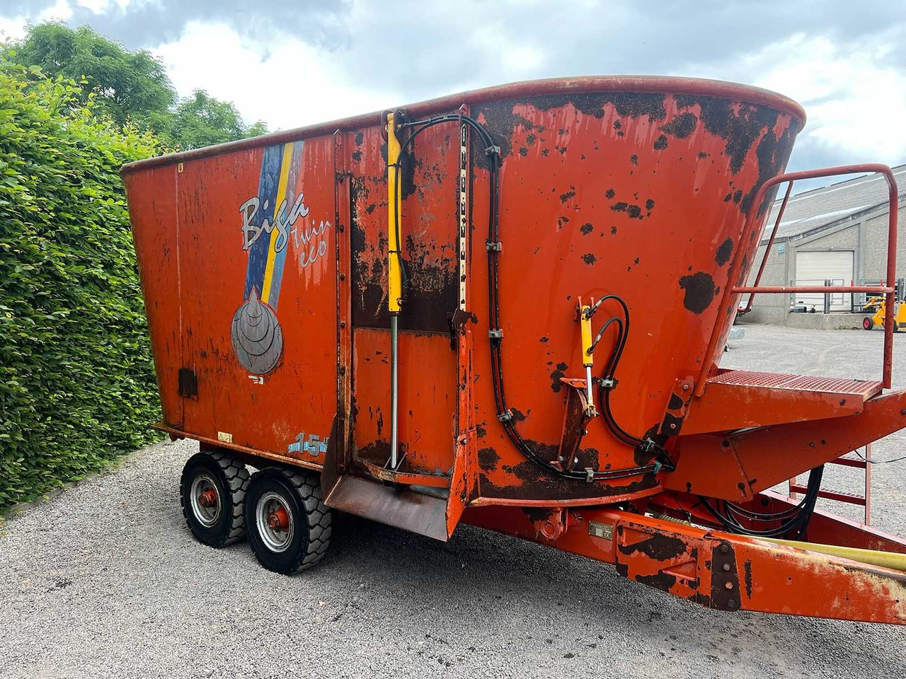 Peecon Biga VME150 - Vagon-miješalica za krmivo: slika Peecon Biga VME150 - Vagon-miješalica za krmivo Peecon Biga VME150 - Vagon-miješalica za krmivo: slika Peecon Biga VME150 - Vagon-miješalica za krmivo