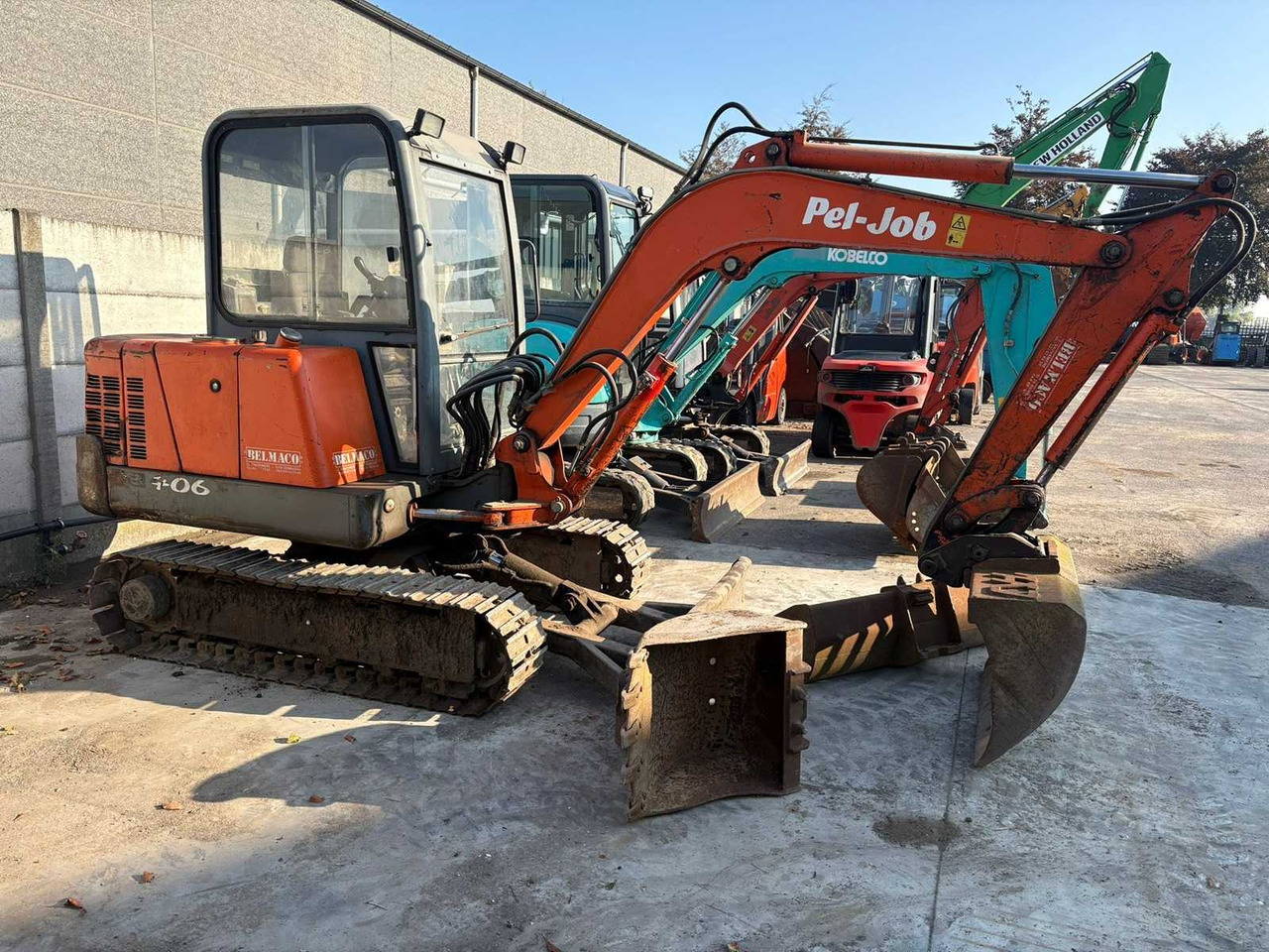 Pel-Job 253 - Mini bager: slika Pel-Job 253 - Mini bager Pel-Job 253 - Mini bager: slika Pel-Job 253 - Mini bager