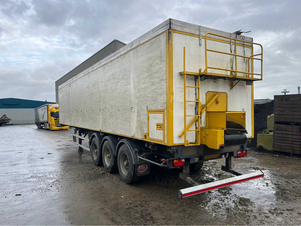 2001 HAPPY TRAILER SK40 HOPPER TRAILER - Poluprikolica: slika 2001 HAPPY TRAILER SK40 HOPPER TRAILER - Poluprikolica 2001 HAPPY TRAILER SK40 HOPPER TRAILER - Poluprikolica: slika 2001 HAPPY TRAILER SK40 HOPPER TRAILER - Poluprikolica