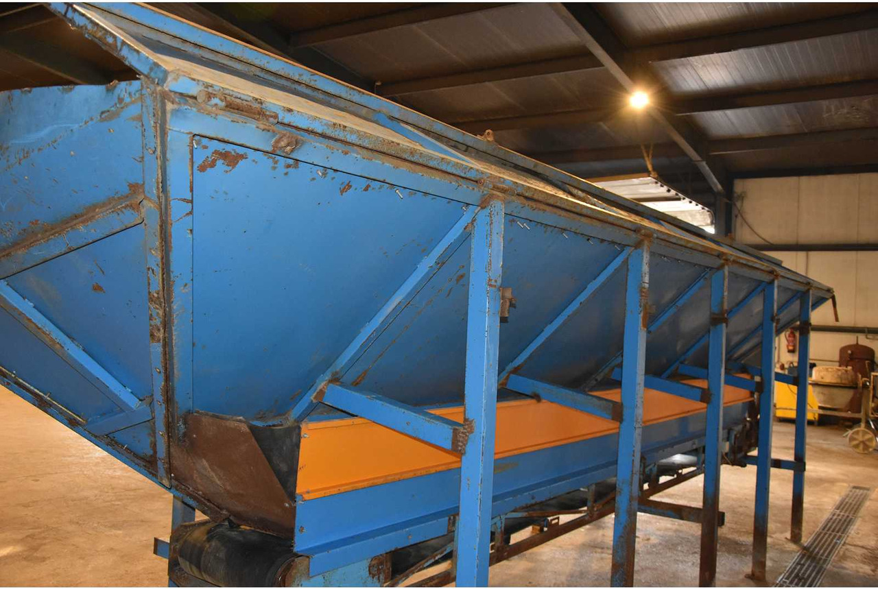 Potato bunker - Oprema za skladištenje: slika Potato bunker - Oprema za skladištenje Potato bunker - Oprema za skladištenje: slika Potato bunker - Oprema za skladištenje