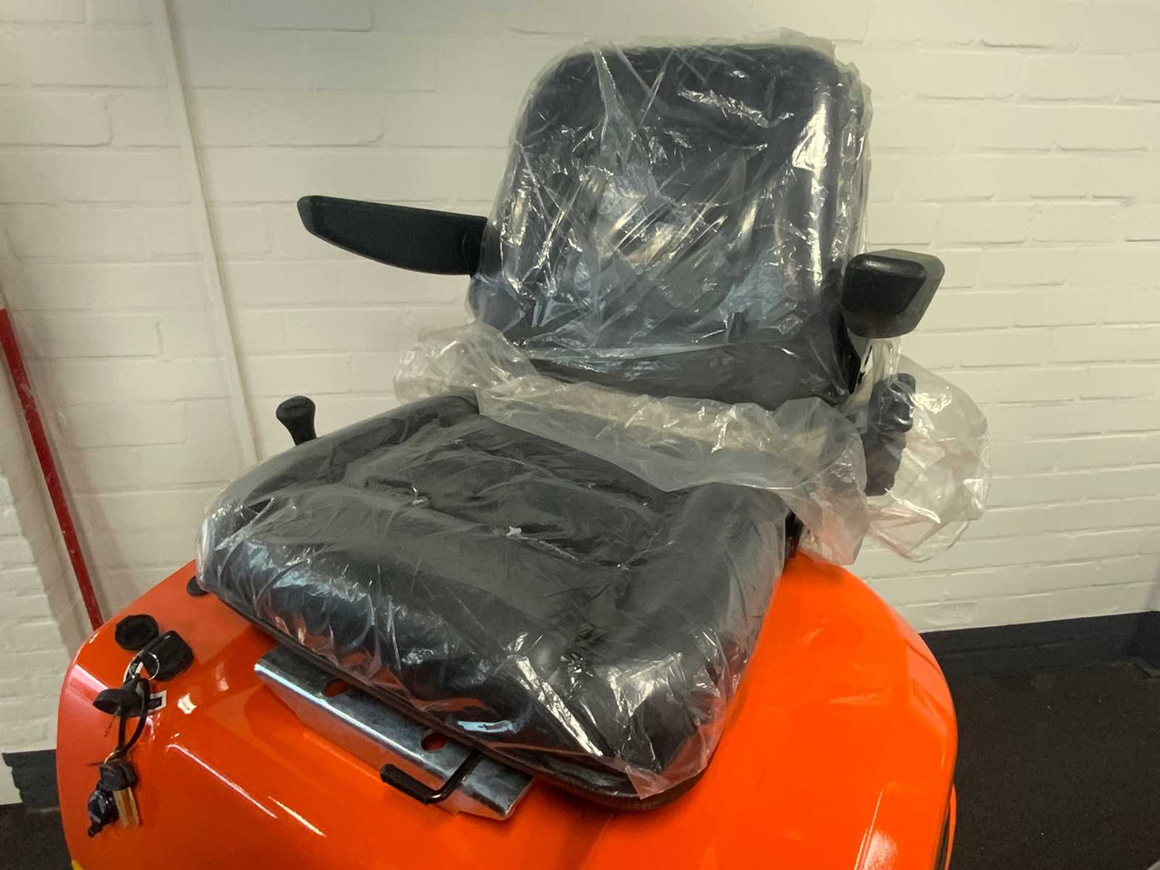 Powered-By-Kubota U105 - Mini bager: slika Powered-By-Kubota U105 - Mini bager Powered-By-Kubota U105 - Mini bager: slika Powered-By-Kubota U105 - Mini bager