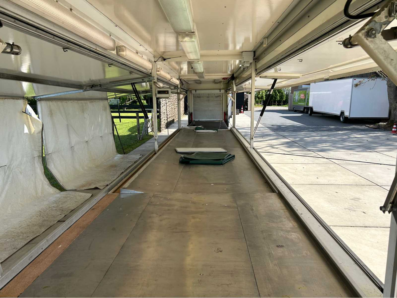 2000 VAN BERNE DZB6000 SALES TRUCK TRAILER - Prikolica: slika 2000 VAN BERNE DZB6000 SALES TRUCK TRAILER - Prikolica 2000 VAN BERNE DZB6000 SALES TRUCK TRAILER - Prikolica: slika 2000 VAN BERNE DZB6000 SALES TRUCK TRAILER - Prikolica