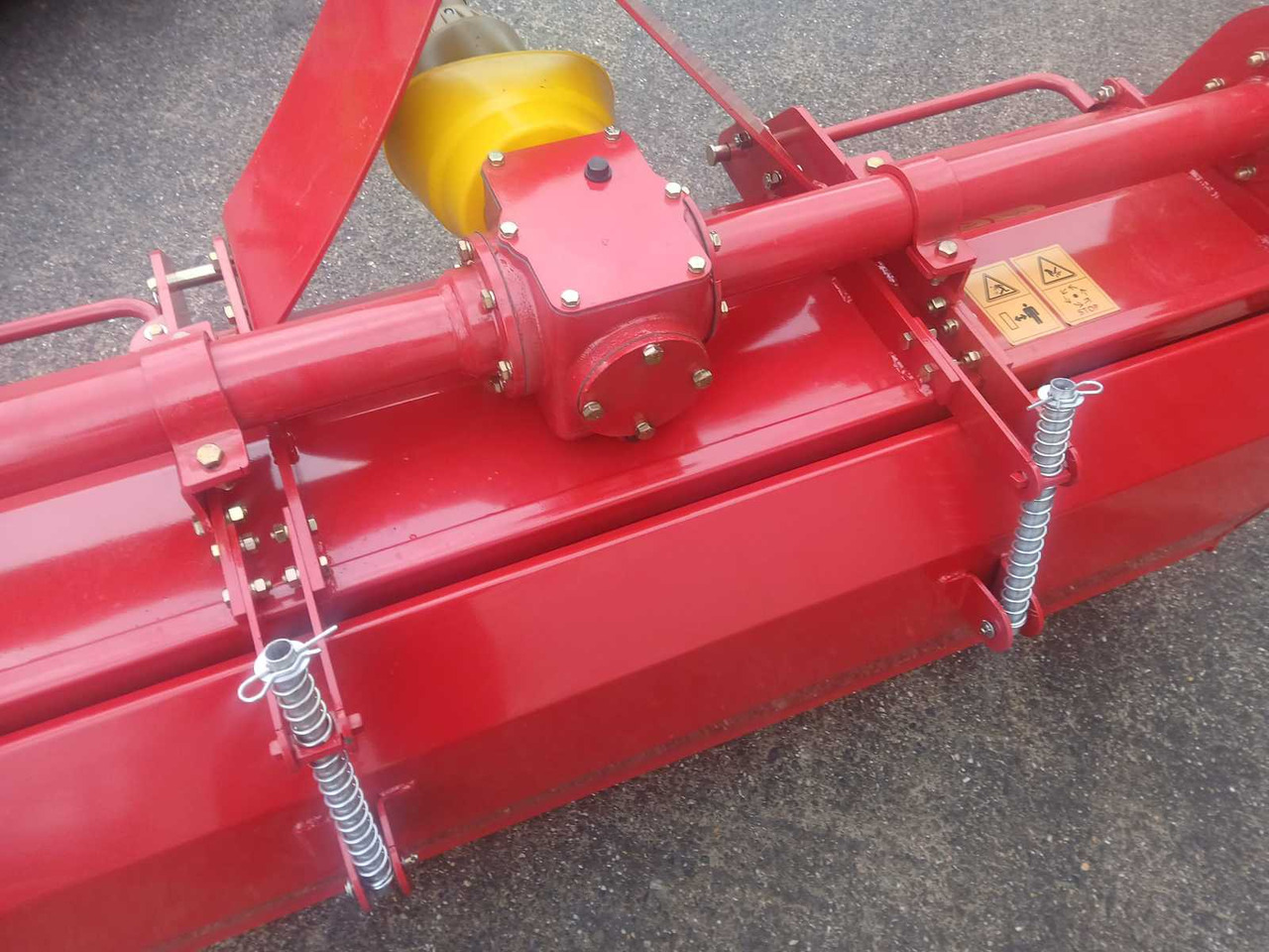RTG 130 - Traktorska freza: slika RTG 130 - Traktorska freza RTG 130 - Traktorska freza: slika RTG 130 - Traktorska freza