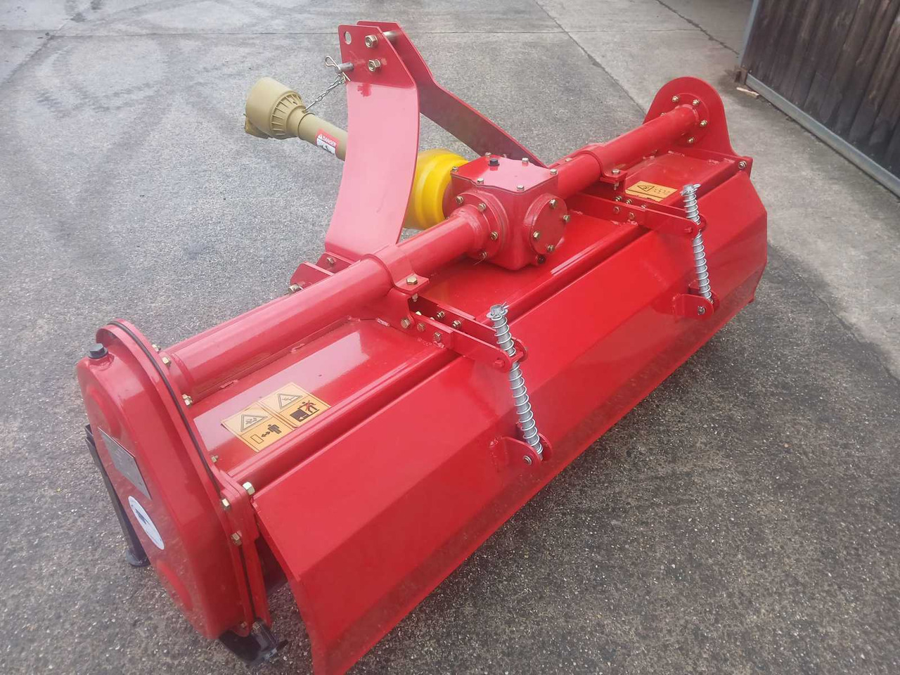 RTG 130 - Traktorska freza: slika RTG 130 - Traktorska freza RTG 130 - Traktorska freza: slika RTG 130 - Traktorska freza