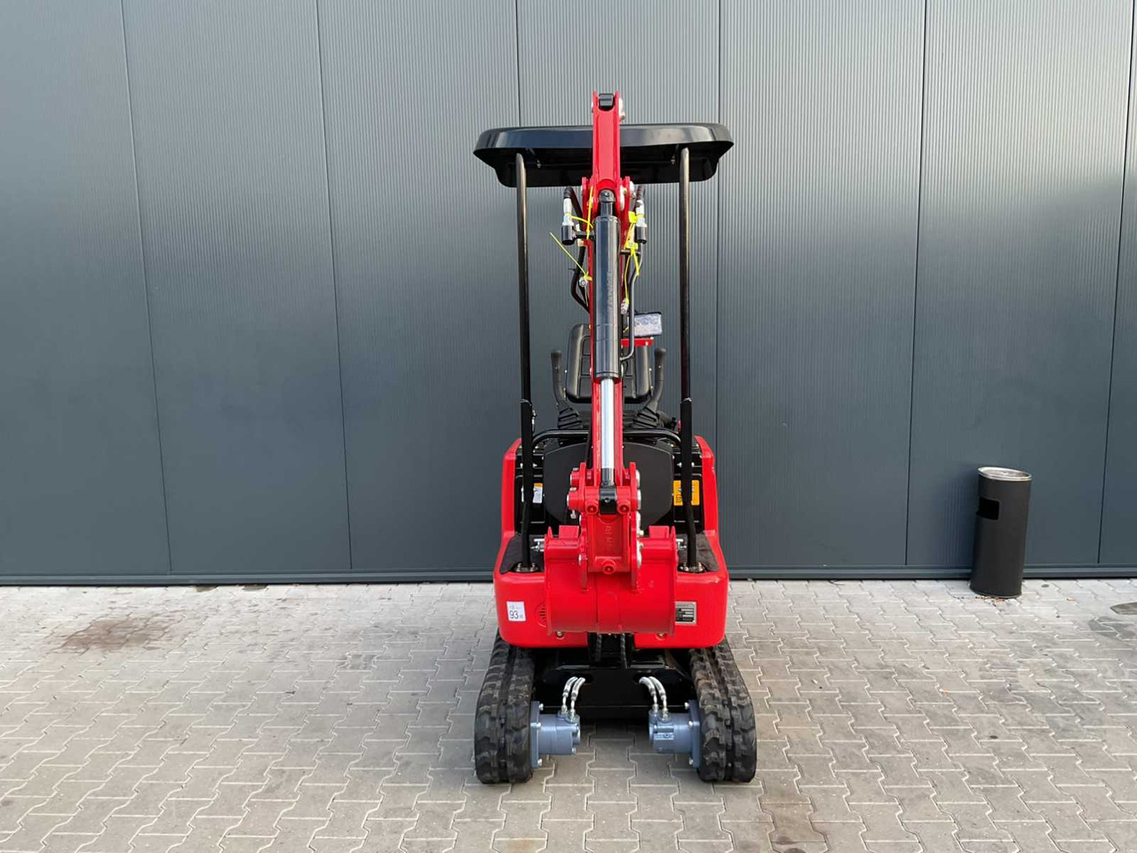 Rhino-cross R319 - Mini bager: slika Rhino-cross R319 - Mini bager Rhino-cross R319 - Mini bager: slika Rhino-cross R319 - Mini bager