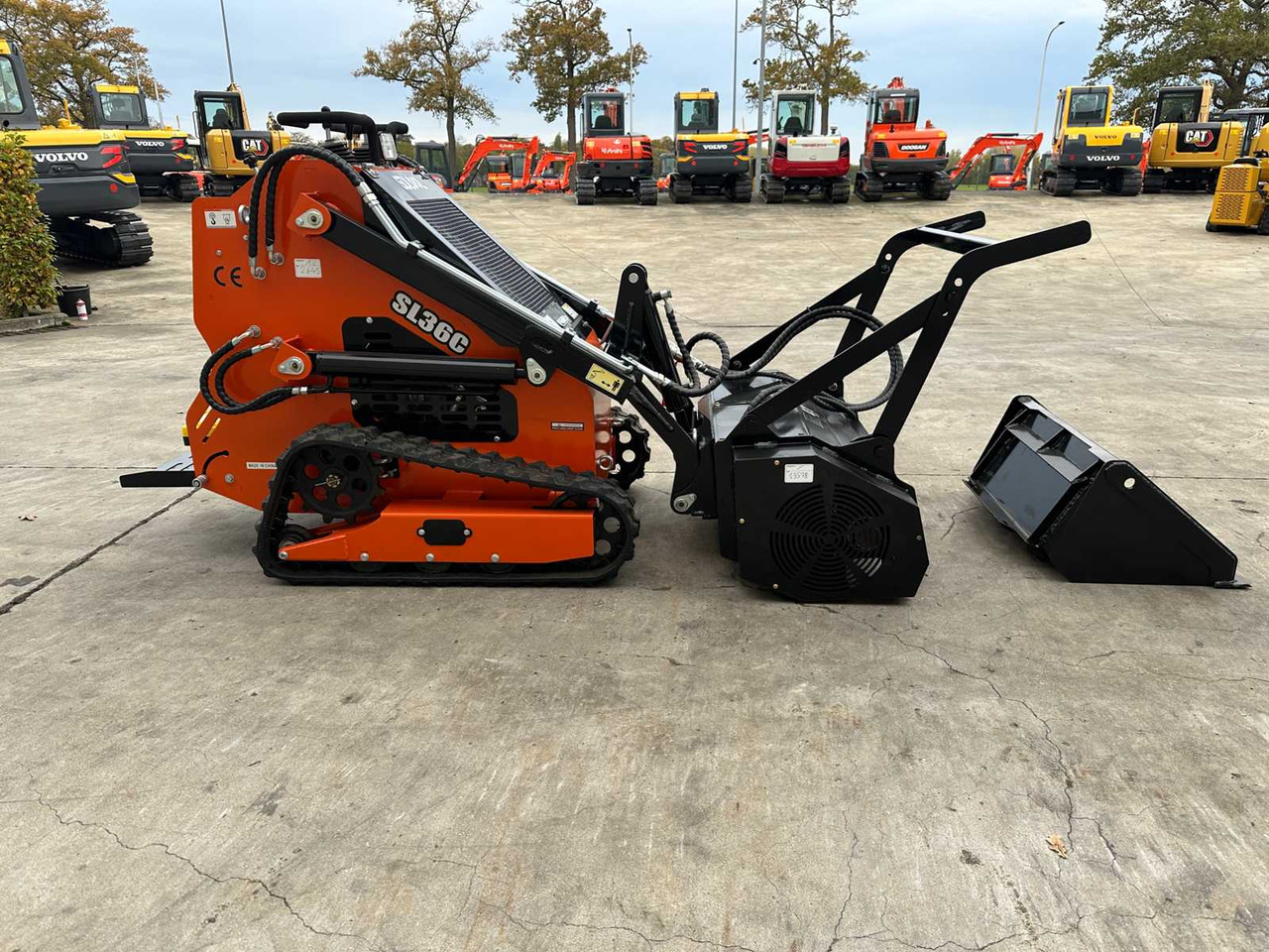 SD LOOL - 2025 - SL36C - TRACK LOADER INCLUDING FOREST CUTTER. - Mini bager: slika SD LOOL - 2025 - SL36C - TRACK LOADER INCLUDING FOREST CUTTER. - Mini bager SD LOOL - 2025 - SL36C - TRACK LOADER INCLUDING FOREST CUTTER. - Mini bager: slika SD LOOL - 2025 - SL36C - TRACK LOADER INCLUDING FOREST CUTTER. - Mini bager