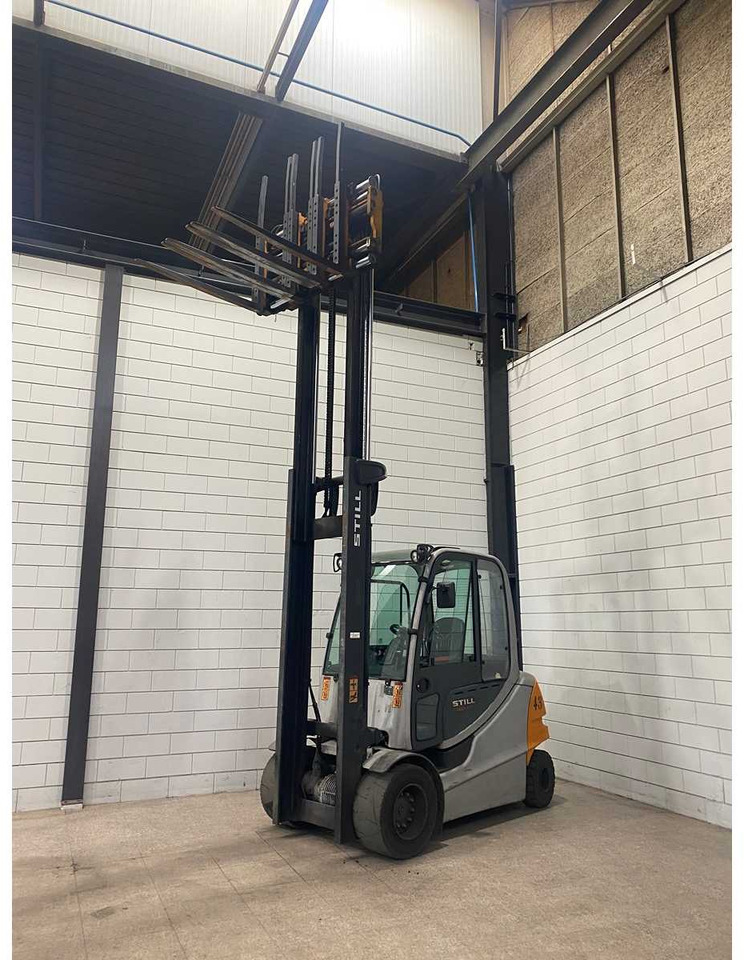 STILL - 2011 - RX60-40 - FORKLIFT TRUCK - Viličar: slika STILL - 2011 - RX60-40 - FORKLIFT TRUCK - Viličar STILL - 2011 - RX60-40 - FORKLIFT TRUCK - Viličar: slika STILL - 2011 - RX60-40 - FORKLIFT TRUCK - Viličar