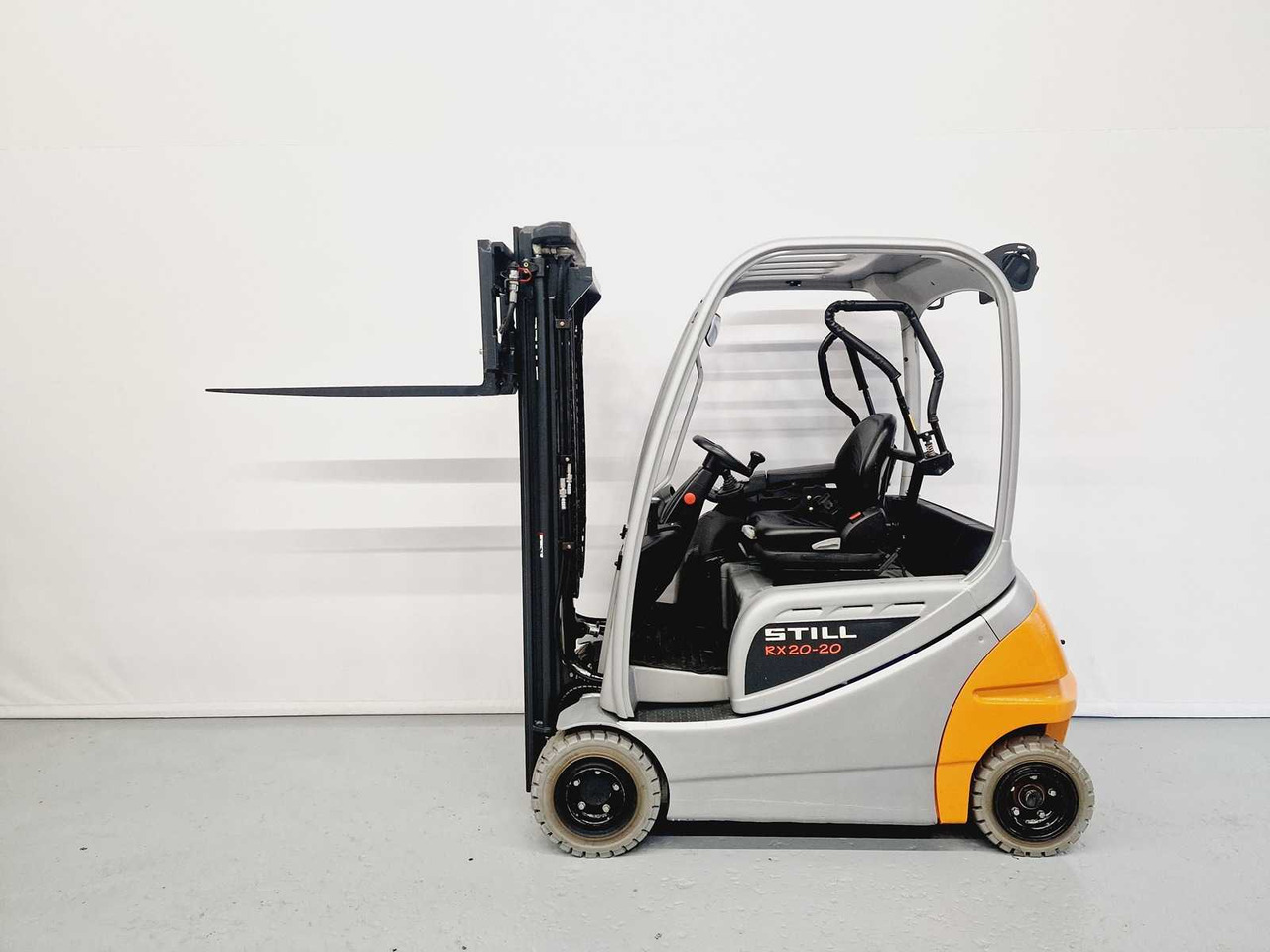 STILL - 2015 - RX20-20 - FORKLIFT - FREE-LIFT - SIDE-SHIFT, 4TH FUNCTION - Viličar: slika STILL - 2015 - RX20-20 - FORKLIFT - FREE-LIFT - SIDE-SHIFT, 4TH FUNCTION - Viličar STILL - 2015 - RX20-20 - FORKLIFT - FREE-LIFT - SIDE-SHIFT, 4TH FUNCTION - Viličar: slika STILL - 2015 - RX20-20 - FORKLIFT - FREE-LIFT - SIDE-SHIFT, 4TH FUNCTION - Viličar