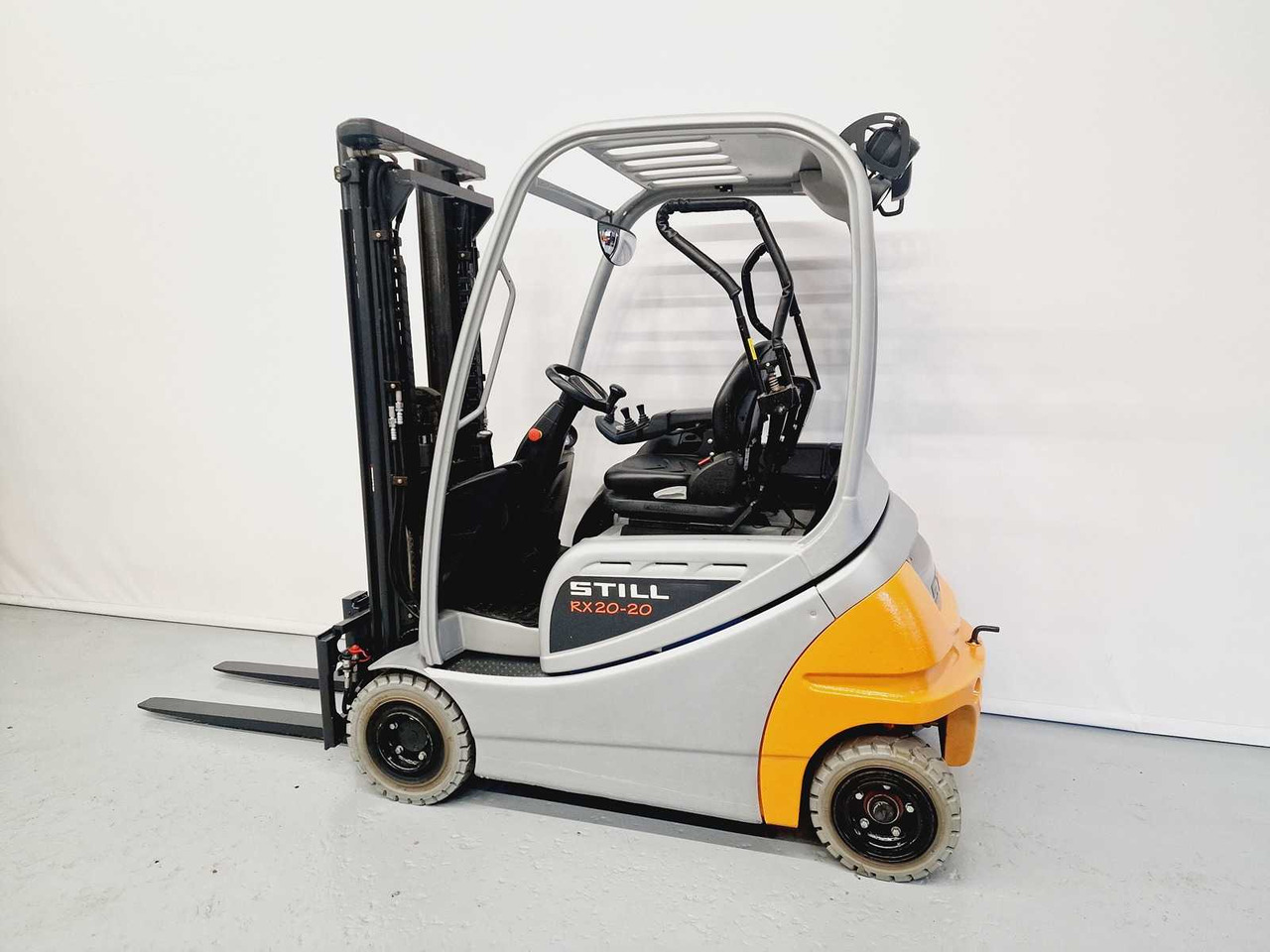 STILL - 2015 - RX20-20 - FORKLIFT - FREE-LIFT - SIDE-SHIFT, 4TH FUNCTION - Viličar: slika STILL - 2015 - RX20-20 - FORKLIFT - FREE-LIFT - SIDE-SHIFT, 4TH FUNCTION - Viličar STILL - 2015 - RX20-20 - FORKLIFT - FREE-LIFT - SIDE-SHIFT, 4TH FUNCTION - Viličar: slika STILL - 2015 - RX20-20 - FORKLIFT - FREE-LIFT - SIDE-SHIFT, 4TH FUNCTION - Viličar