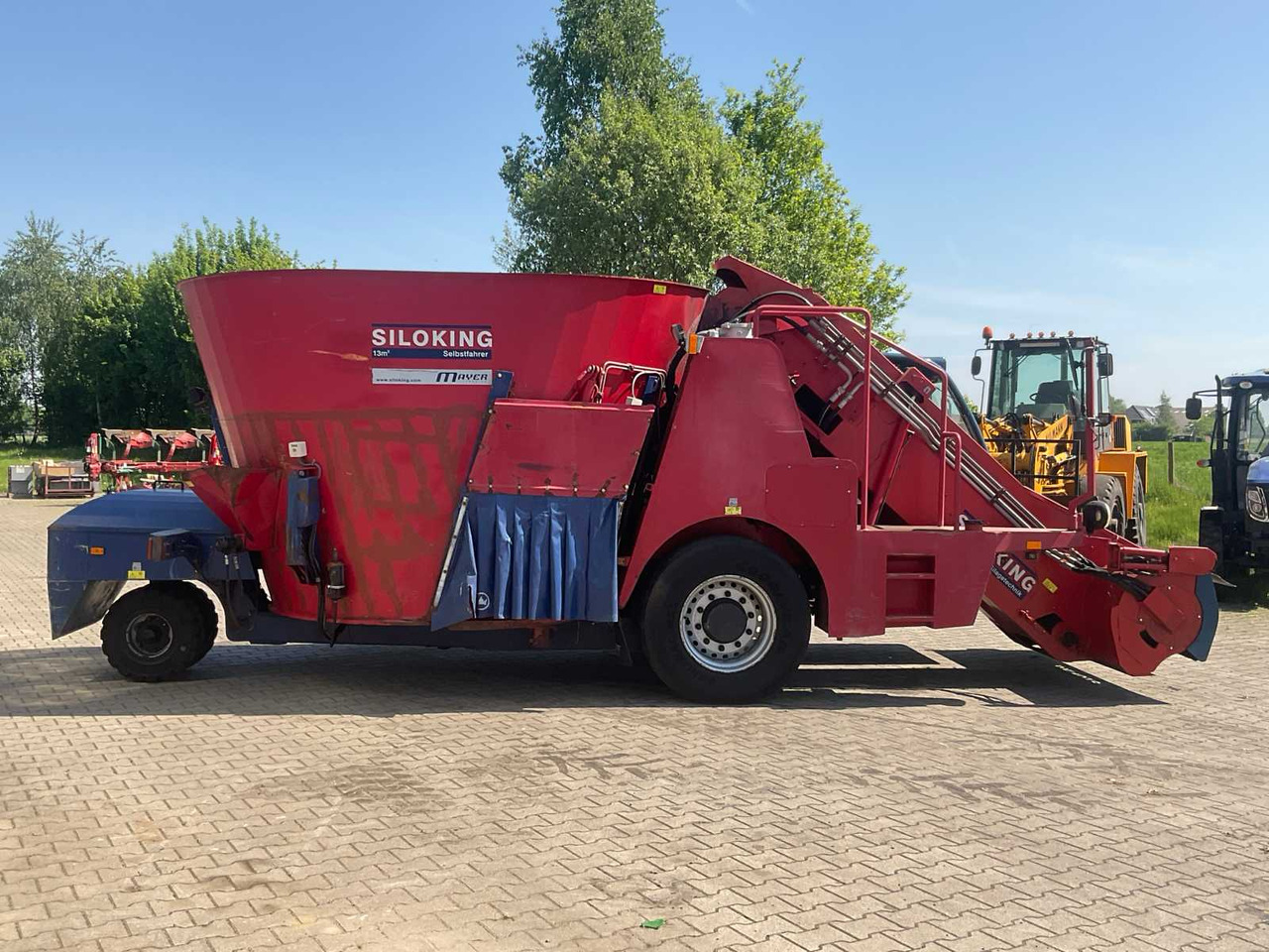 Siloking Selbstfahrer 13m3 - Vagon-miješalica za krmivo: slika Siloking Selbstfahrer 13m3 - Vagon-miješalica za krmivo Siloking Selbstfahrer 13m3 - Vagon-miješalica za krmivo: slika Siloking Selbstfahrer 13m3 - Vagon-miješalica za krmivo