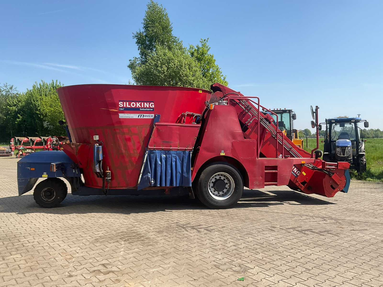 Siloking Selbstfahrer 13m3 - Vagon-miješalica za krmivo: slika Siloking Selbstfahrer 13m3 - Vagon-miješalica za krmivo Siloking Selbstfahrer 13m3 - Vagon-miješalica za krmivo: slika Siloking Selbstfahrer 13m3 - Vagon-miješalica za krmivo