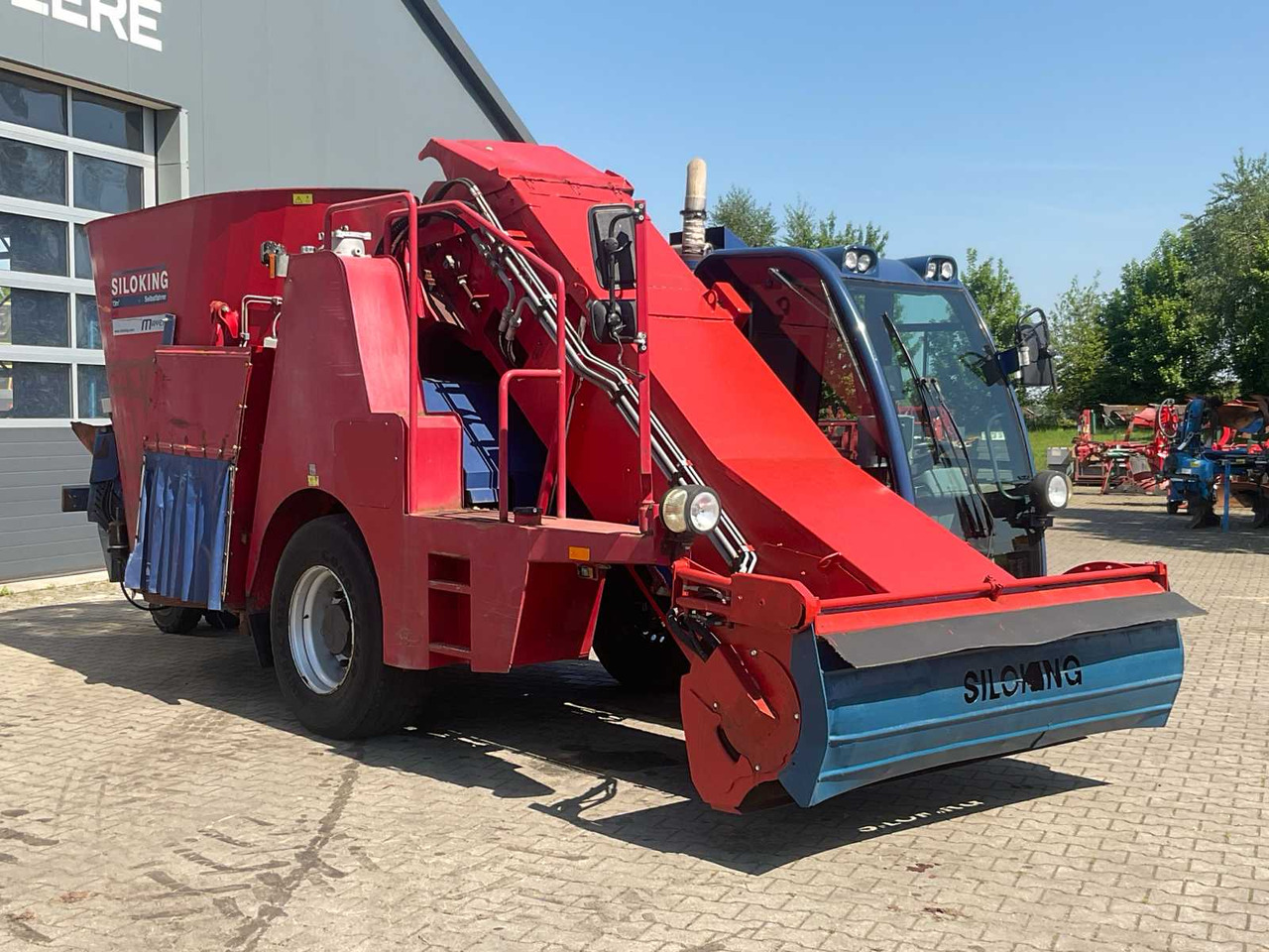 Siloking Selbstfahrer 13m3 - Vagon-miješalica za krmivo: slika Siloking Selbstfahrer 13m3 - Vagon-miješalica za krmivo Siloking Selbstfahrer 13m3 - Vagon-miješalica za krmivo: slika Siloking Selbstfahrer 13m3 - Vagon-miješalica za krmivo