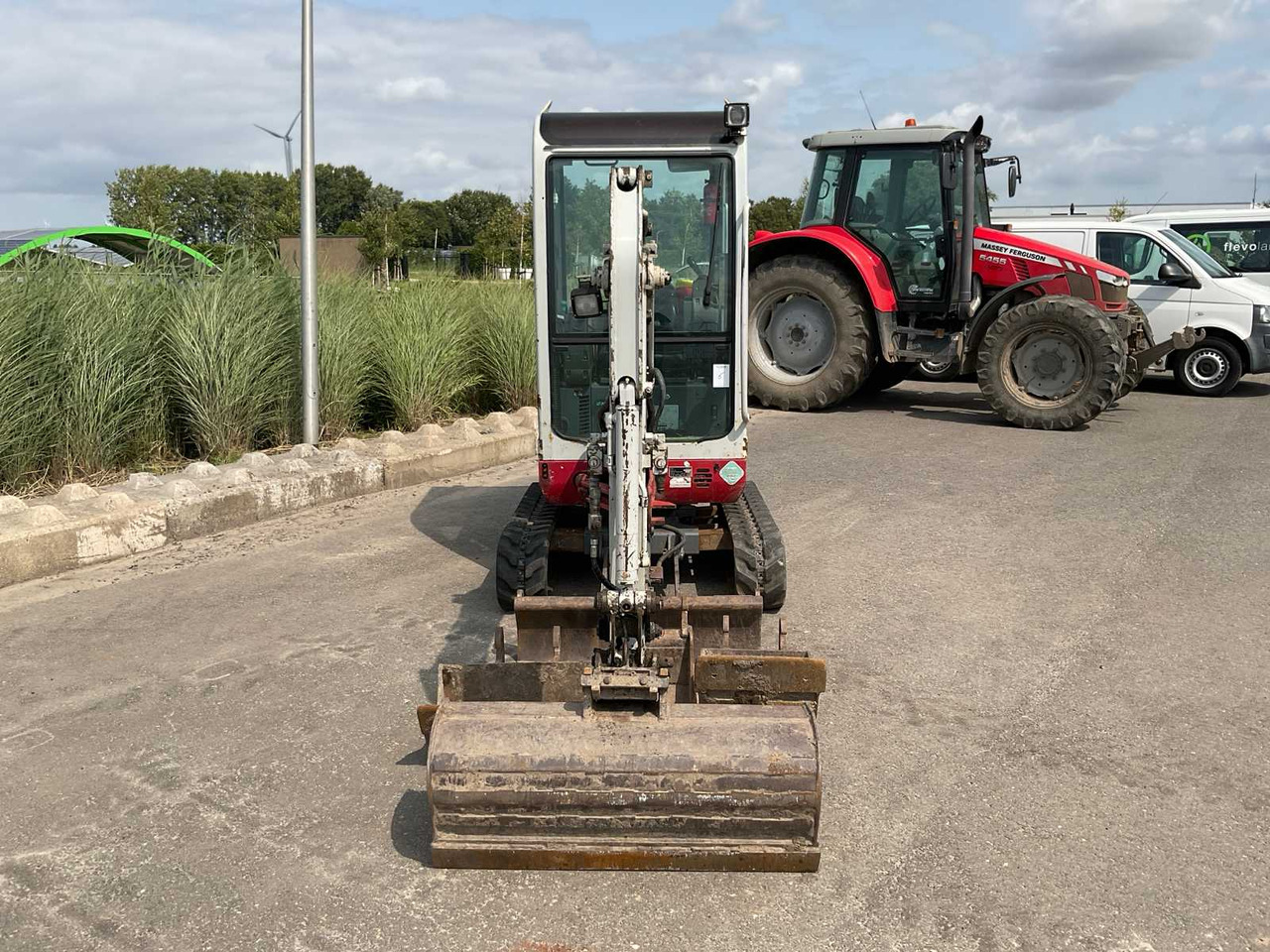 Takeuchi TB016 - Mini bager: slika Takeuchi TB016 - Mini bager Takeuchi TB016 - Mini bager: slika Takeuchi TB016 - Mini bager