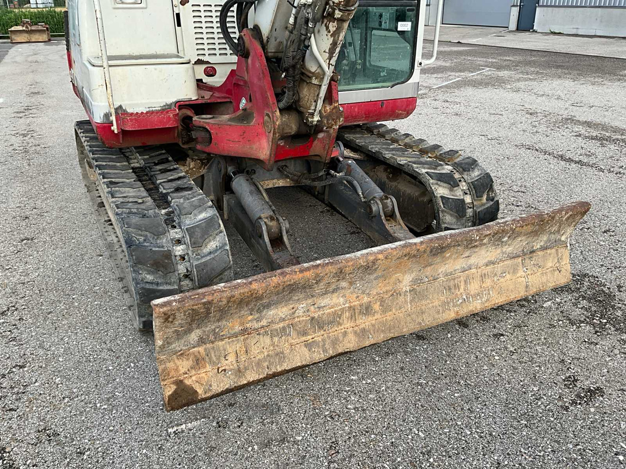 Bager gusjeničar Takeuchi TB175: slika Bager gusjeničar Takeuchi TB175