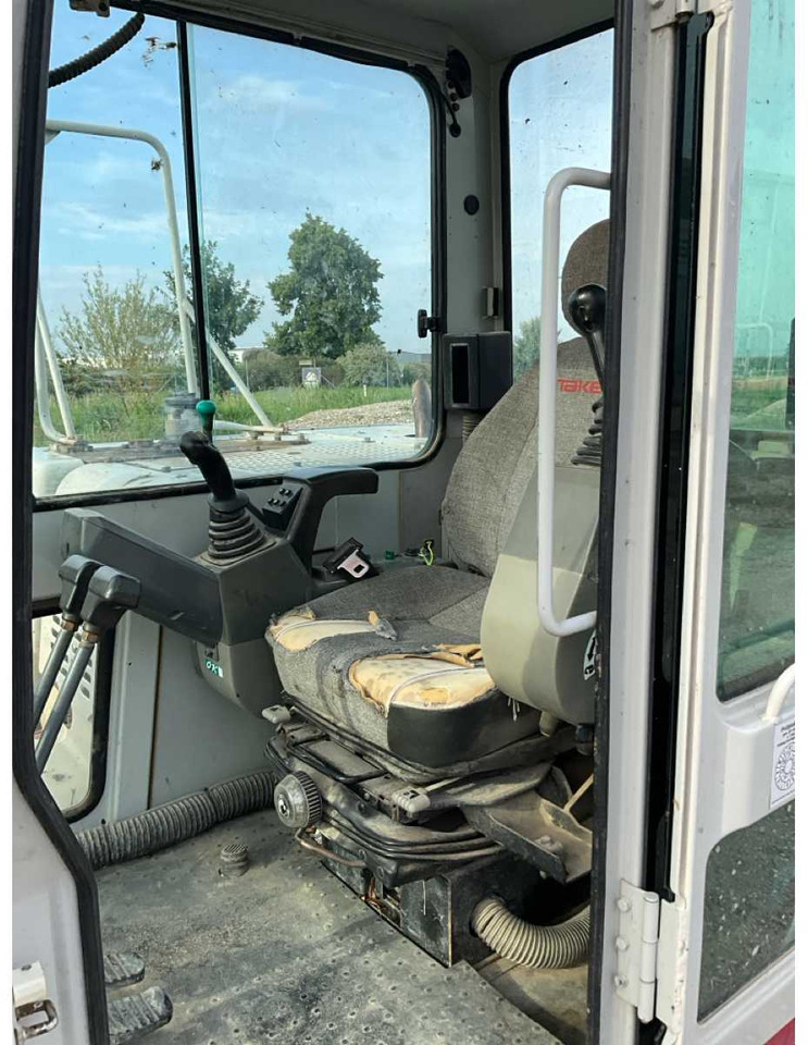 Bager gusjeničar Takeuchi TB175: slika Bager gusjeničar Takeuchi TB175