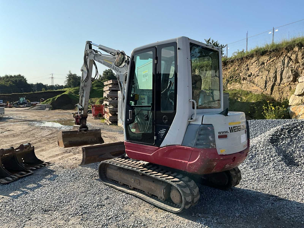 Takeuchi TB235 - Mini bager: slika Takeuchi TB235 - Mini bager Takeuchi TB235 - Mini bager: slika Takeuchi TB235 - Mini bager