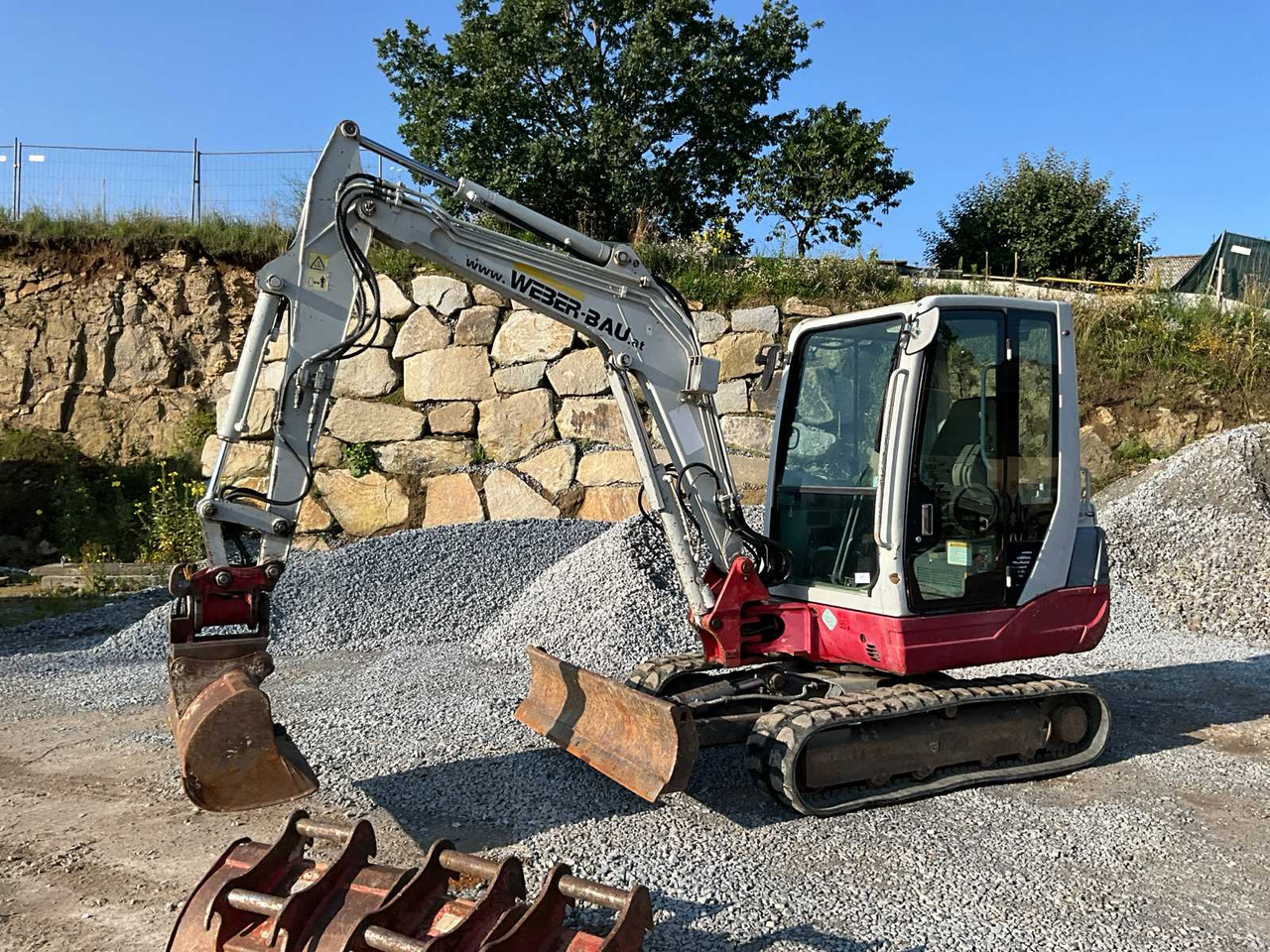 Takeuchi TB235 - Mini bager: slika Takeuchi TB235 - Mini bager Takeuchi TB235 - Mini bager: slika Takeuchi TB235 - Mini bager