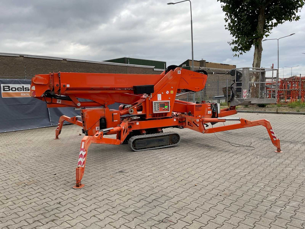Teupen LEO23GT - Podizna platforma: slika Teupen LEO23GT - Podizna platforma Teupen LEO23GT - Podizna platforma: slika Teupen LEO23GT - Podizna platforma