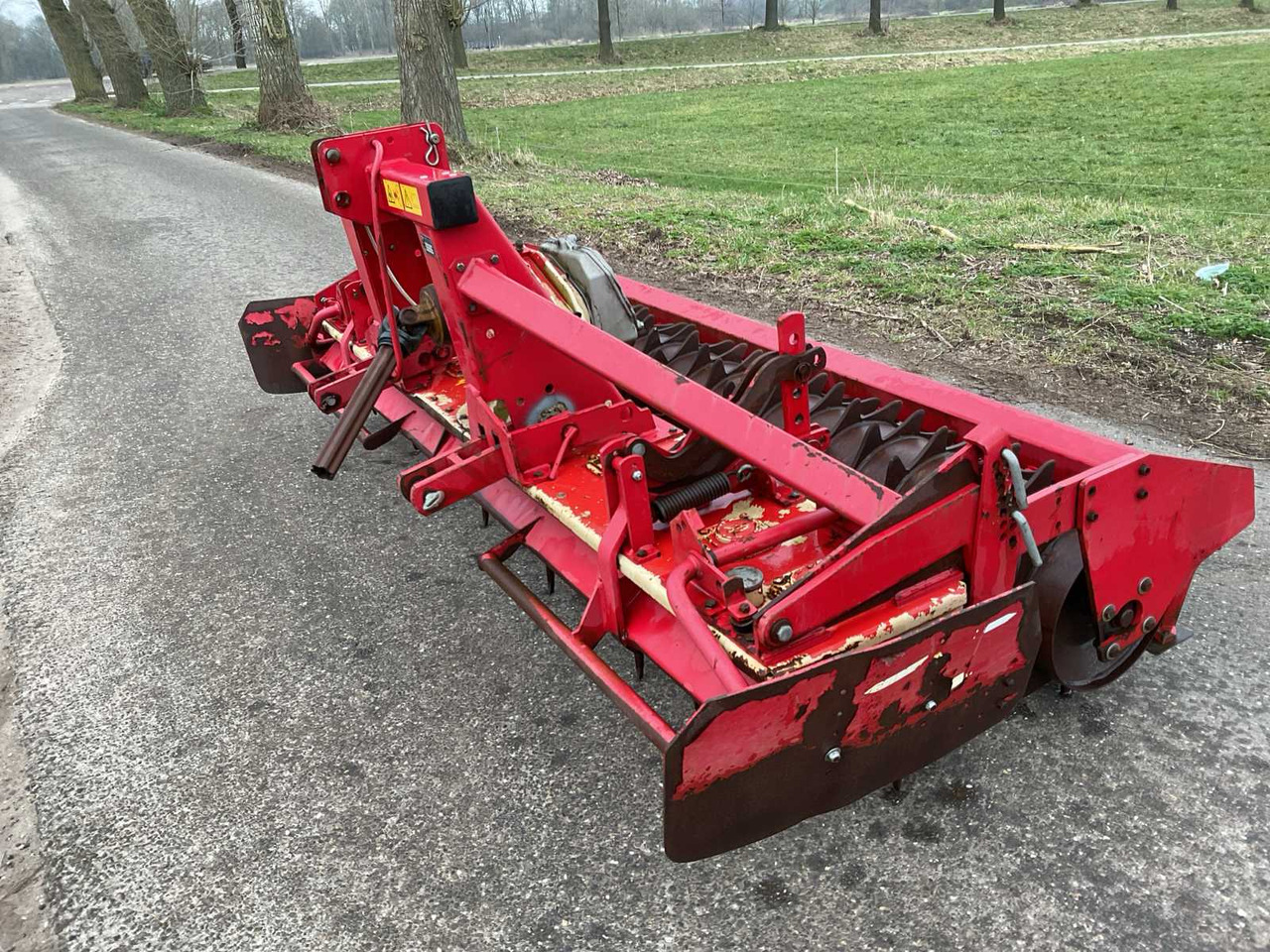 Tulip Roterra 300-35 - Roto drljača: slika Tulip Roterra 300-35 - Roto drljača Tulip Roterra 300-35 - Roto drljača: slika Tulip Roterra 300-35 - Roto drljača