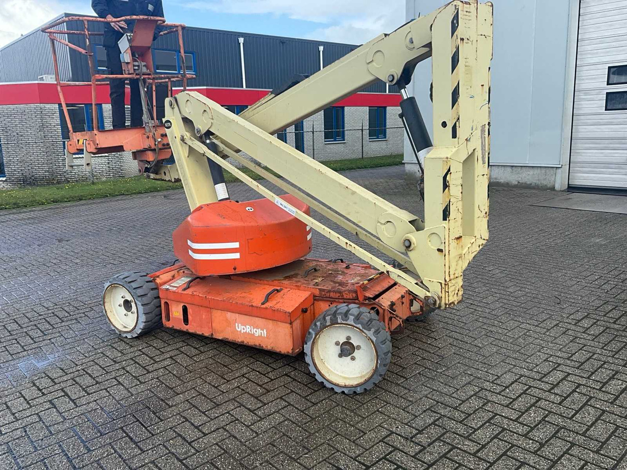 "UPRIGHT" - AB38N - ARTICULATED TELESCOPIC BOOM LIFT - 2007 - Podizna platforma: slika "UPRIGHT" - AB38N - ARTICULATED TELESCOPIC BOOM LIFT - 2007 - Podizna platforma "UPRIGHT" - AB38N - ARTICULATED TELESCOPIC BOOM LIFT - 2007 - Podizna platforma: slika "UPRIGHT" - AB38N - ARTICULATED TELESCOPIC BOOM LIFT - 2007 - Podizna platforma