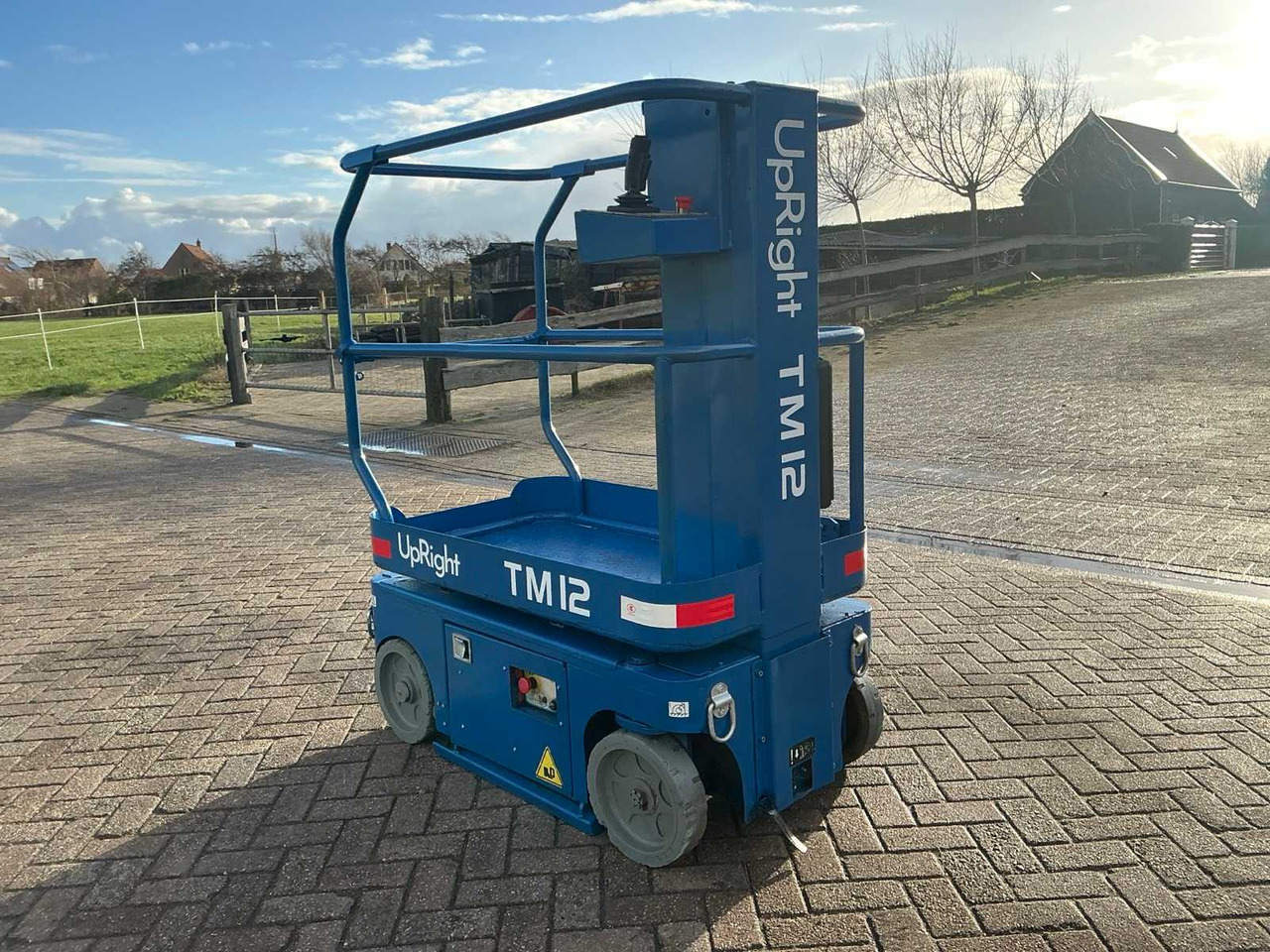 UPRIGHT TM12 AERIAL WORK PLATFORM - Podizna platforma: slika UPRIGHT TM12 AERIAL WORK PLATFORM - Podizna platforma UPRIGHT TM12 AERIAL WORK PLATFORM - Podizna platforma: slika UPRIGHT TM12 AERIAL WORK PLATFORM - Podizna platforma