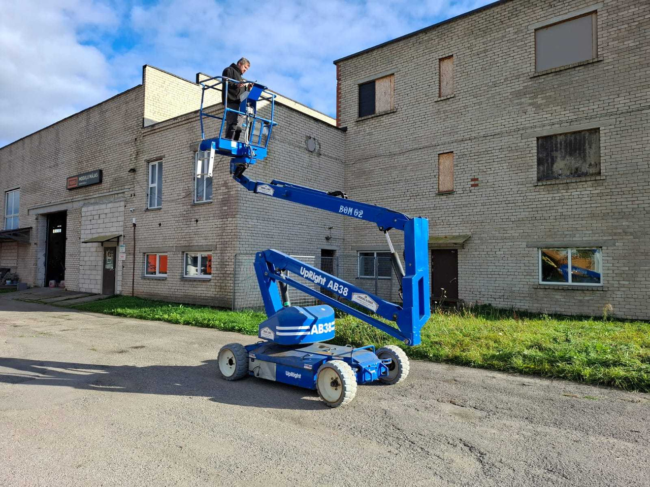 UpRight AB38N - Podizna platforma: slika UpRight AB38N - Podizna platforma UpRight AB38N - Podizna platforma: slika UpRight AB38N - Podizna platforma