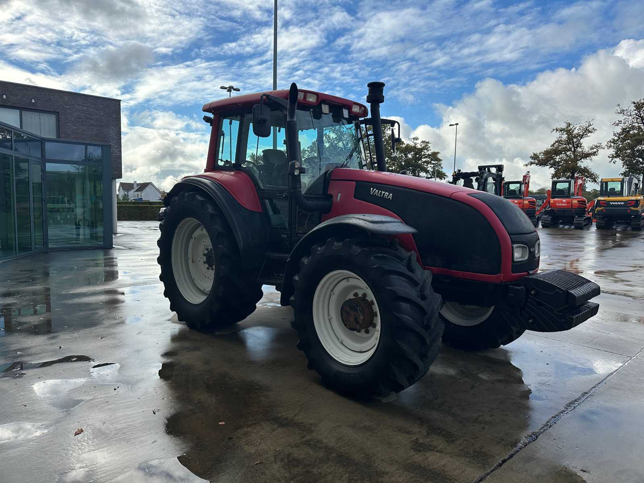VALTRA - T150 - ALL-WHEEL DRIVE AGRICULTURAL TRACTOR - Traktor: slika VALTRA - T150 - ALL-WHEEL DRIVE AGRICULTURAL TRACTOR - Traktor VALTRA - T150 - ALL-WHEEL DRIVE AGRICULTURAL TRACTOR - Traktor: slika VALTRA - T150 - ALL-WHEEL DRIVE AGRICULTURAL TRACTOR - Traktor