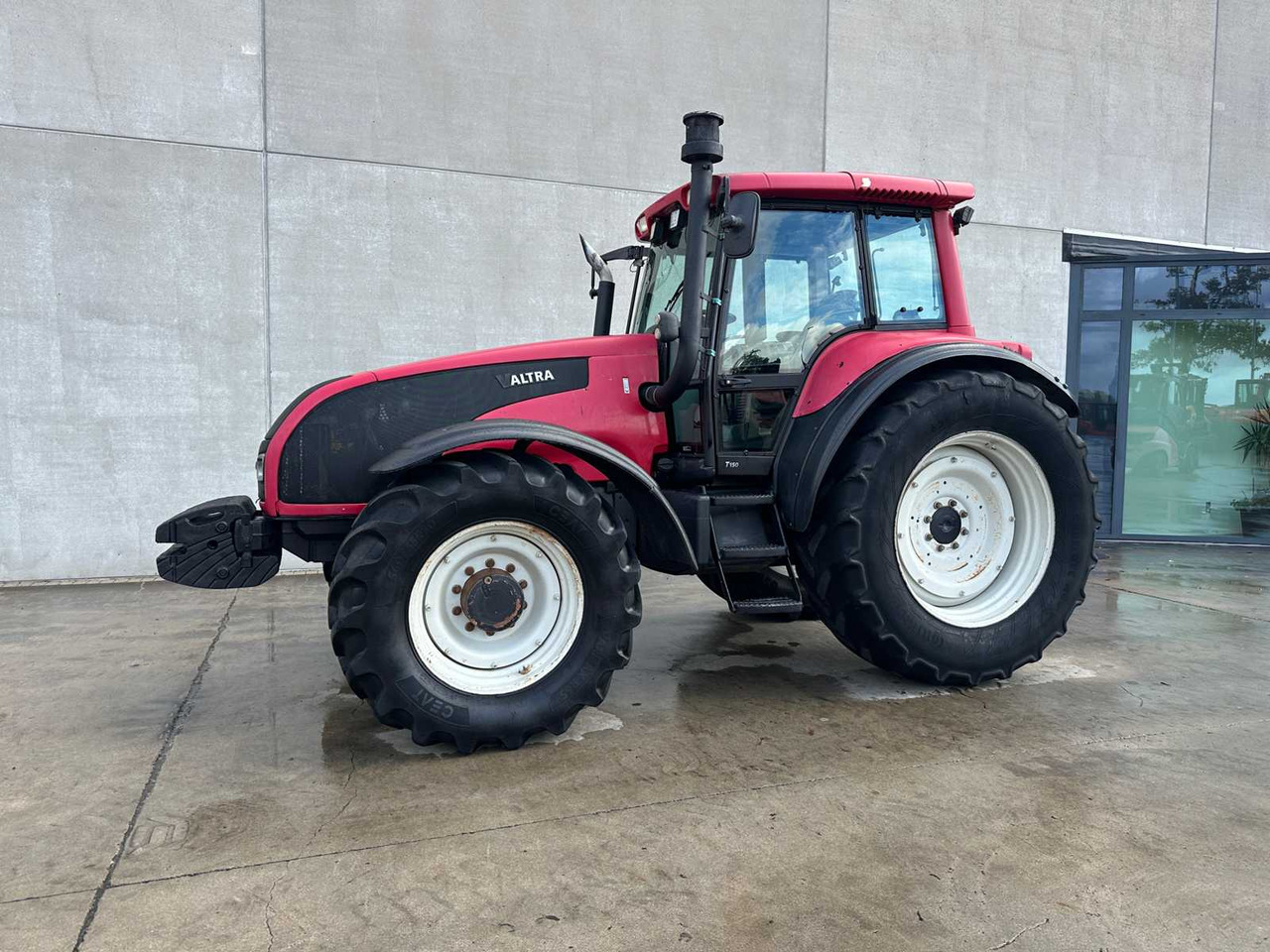 VALTRA - T150 - ALL-WHEEL DRIVE AGRICULTURAL TRACTOR - Traktor: slika VALTRA - T150 - ALL-WHEEL DRIVE AGRICULTURAL TRACTOR - Traktor VALTRA - T150 - ALL-WHEEL DRIVE AGRICULTURAL TRACTOR - Traktor: slika VALTRA - T150 - ALL-WHEEL DRIVE AGRICULTURAL TRACTOR - Traktor