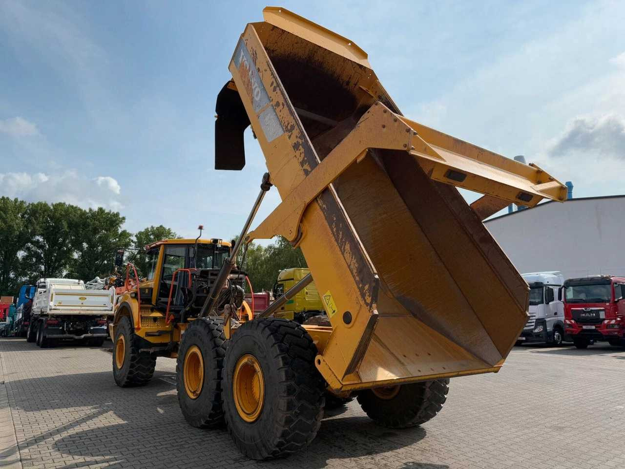 Mini istovarivač VOLVO - 2021 - A25G - DUMPER: slika Mini istovarivač VOLVO - 2021 - A25G - DUMPER