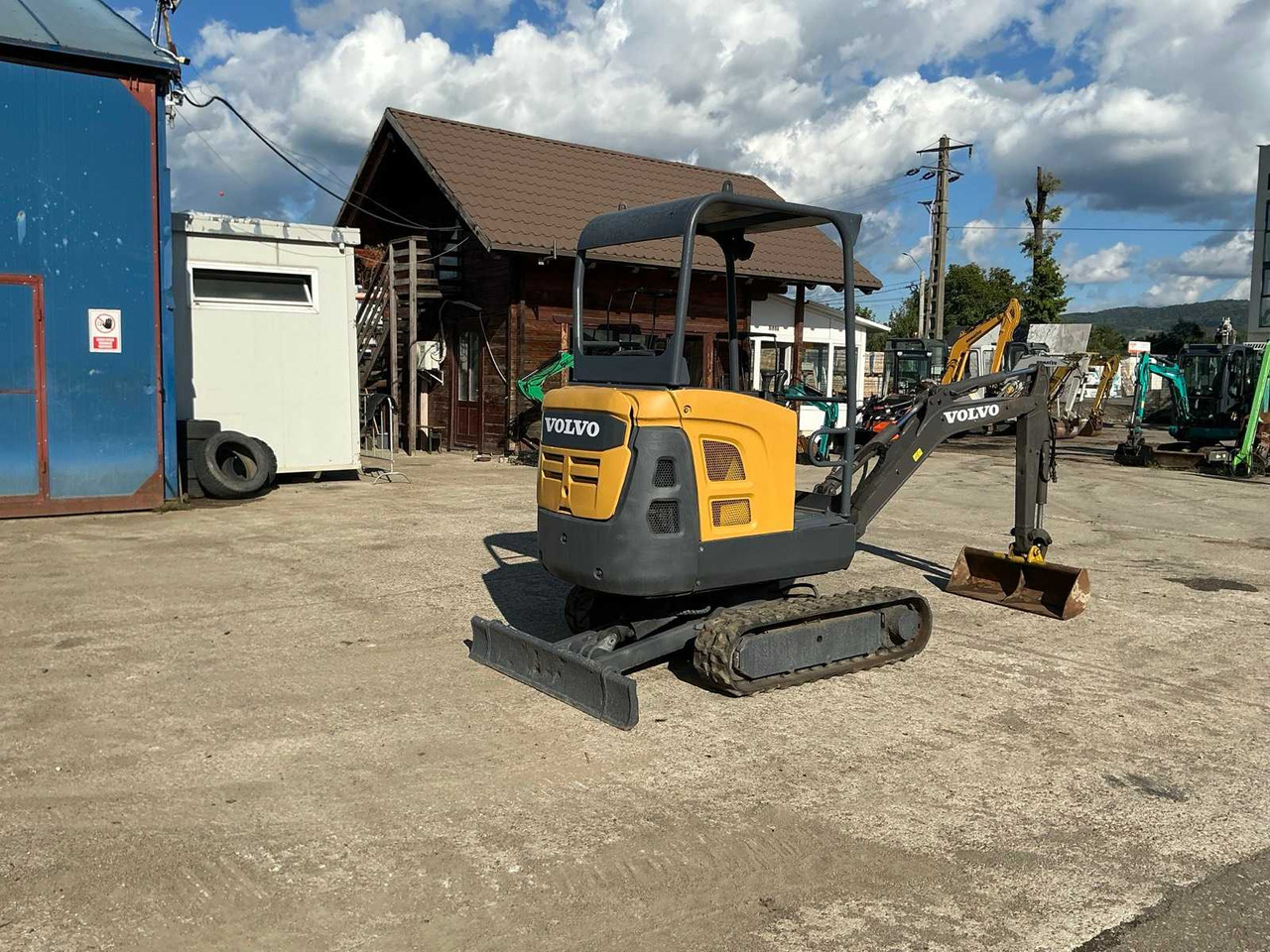 VOLVO EC 18 D - Mini bager: slika VOLVO EC 18 D - Mini bager VOLVO EC 18 D - Mini bager: slika VOLVO EC 18 D - Mini bager