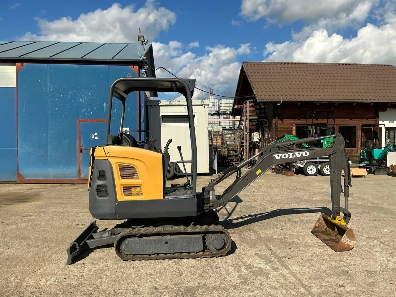 VOLVO EC 18 D - Mini bager: slika VOLVO EC 18 D - Mini bager VOLVO EC 18 D - Mini bager: slika VOLVO EC 18 D - Mini bager