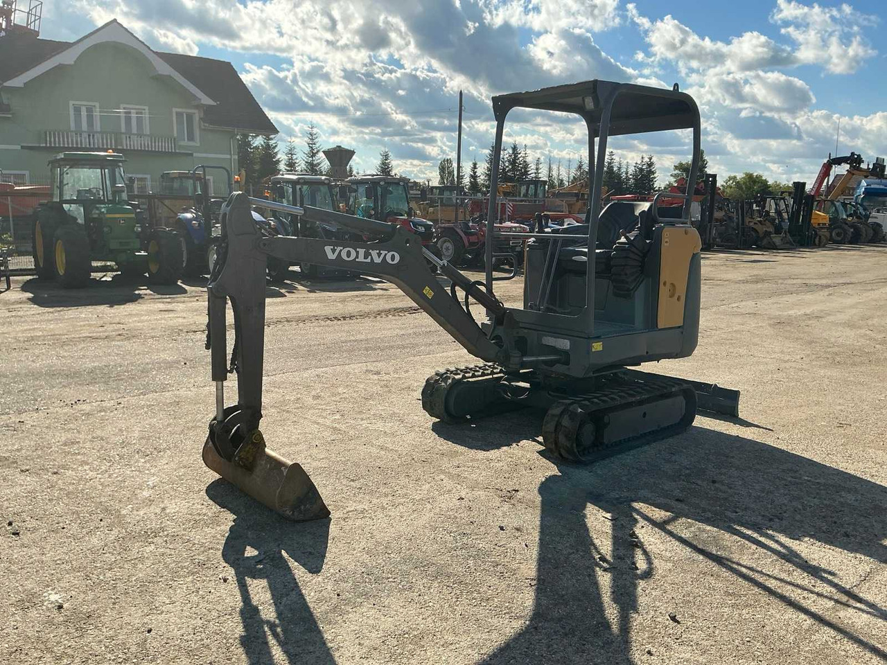 VOLVO EC 18 D - Mini bager: slika VOLVO EC 18 D - Mini bager VOLVO EC 18 D - Mini bager: slika VOLVO EC 18 D - Mini bager