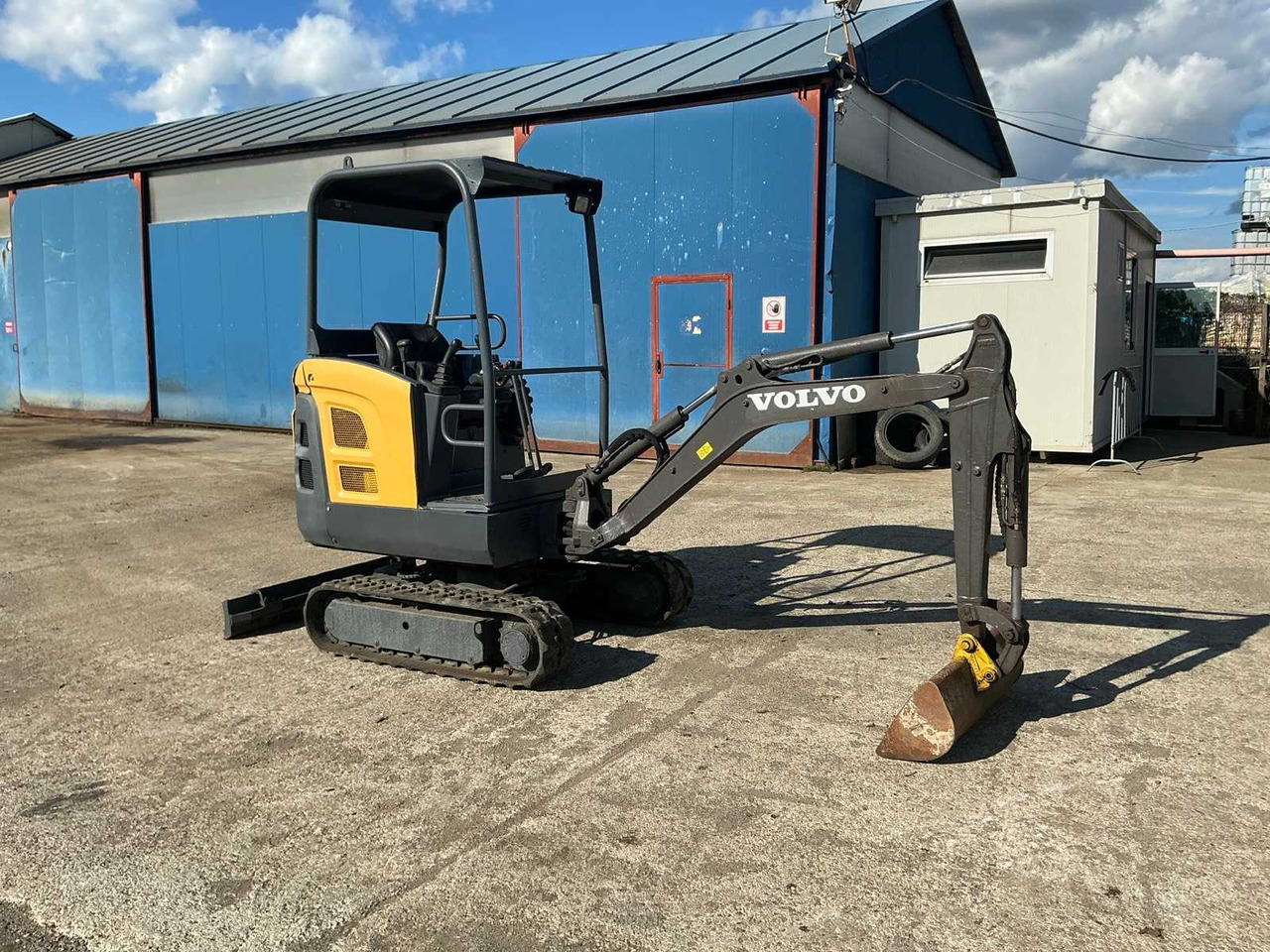 VOLVO EC 18 D - Mini bager: slika VOLVO EC 18 D - Mini bager VOLVO EC 18 D - Mini bager: slika VOLVO EC 18 D - Mini bager