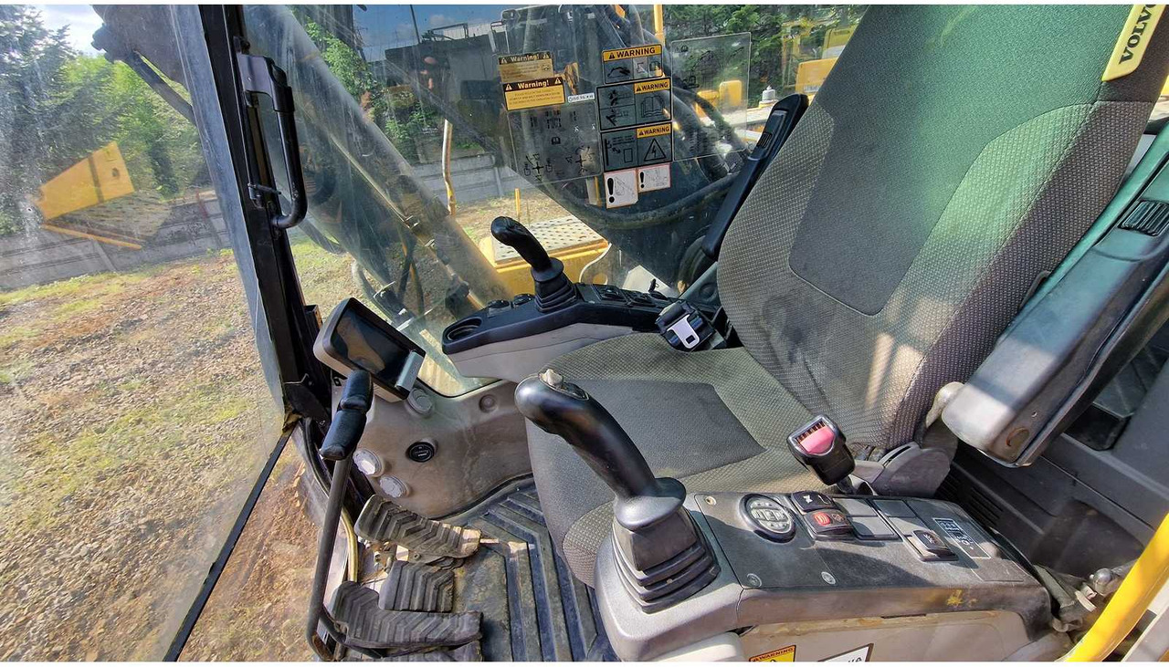Bager gusjeničar VOLVO EC210CL: slika Bager gusjeničar VOLVO EC210CL