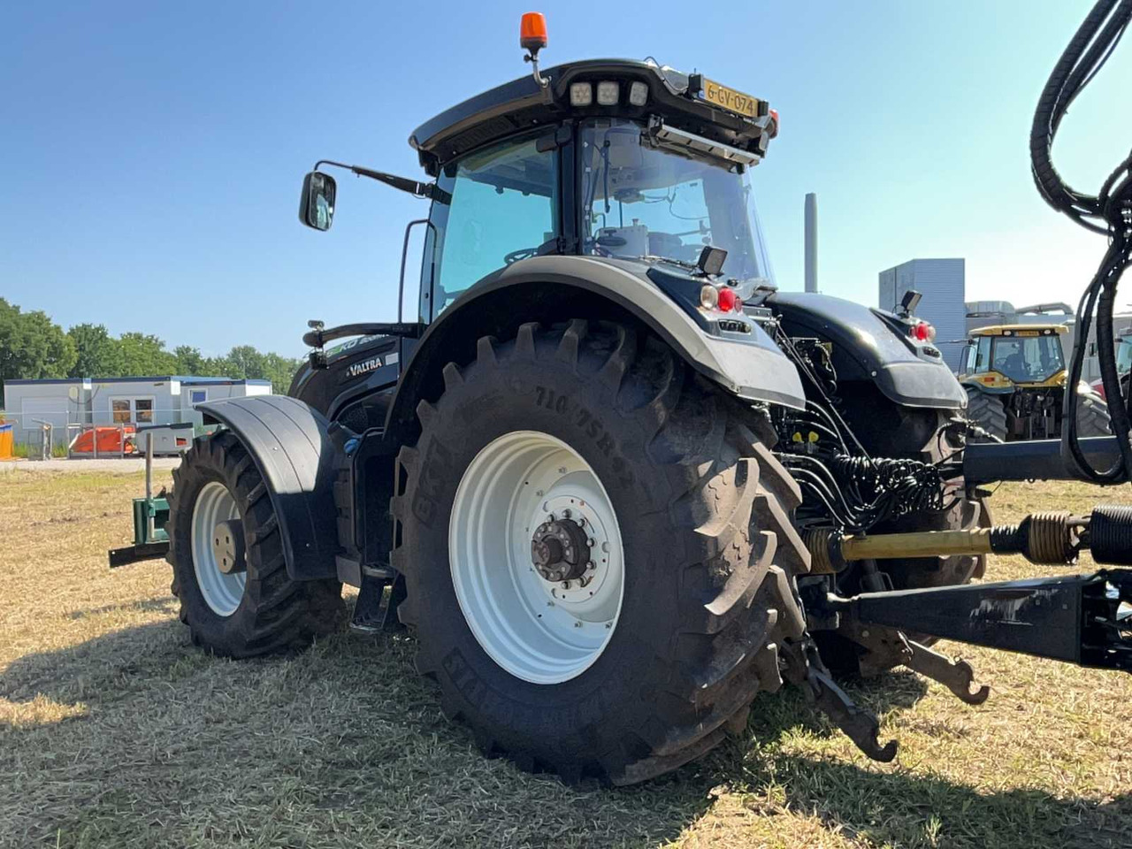 Valtra S374 - Traktor: slika Valtra S374 - Traktor Valtra S374 - Traktor: slika Valtra S374 - Traktor