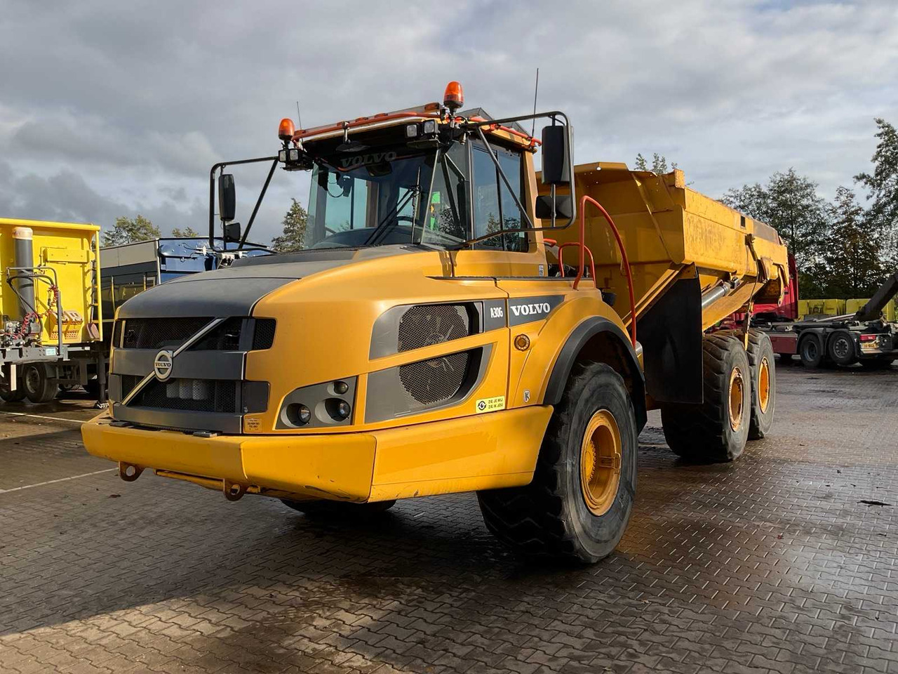 Volvo A30G - Istovarivač: slika Volvo A30G - Istovarivač Volvo A30G - Istovarivač: slika Volvo A30G - Istovarivač
