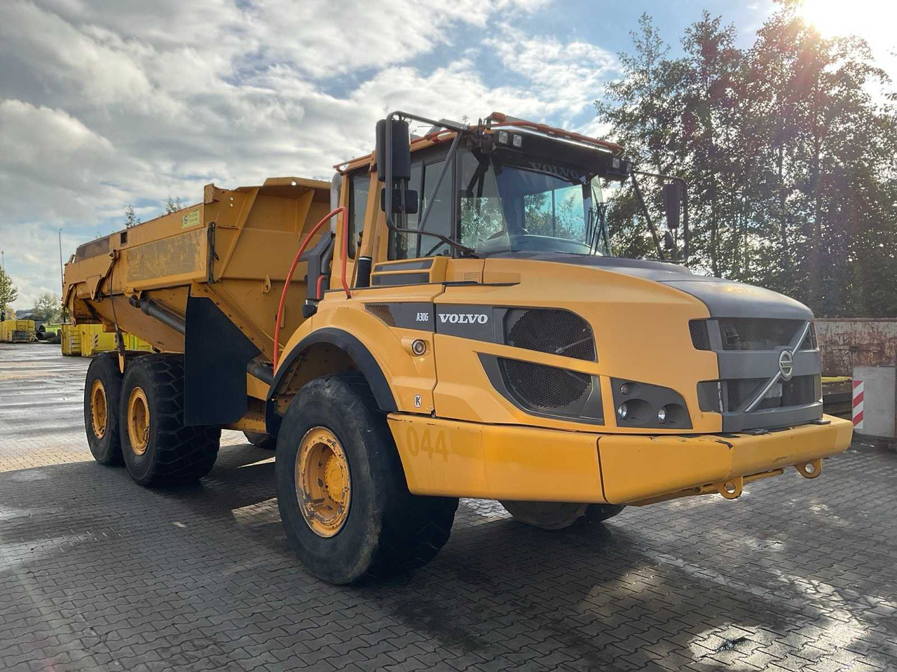 Volvo A30G - Istovarivač: slika Volvo A30G - Istovarivač Volvo A30G - Istovarivač: slika Volvo A30G - Istovarivač