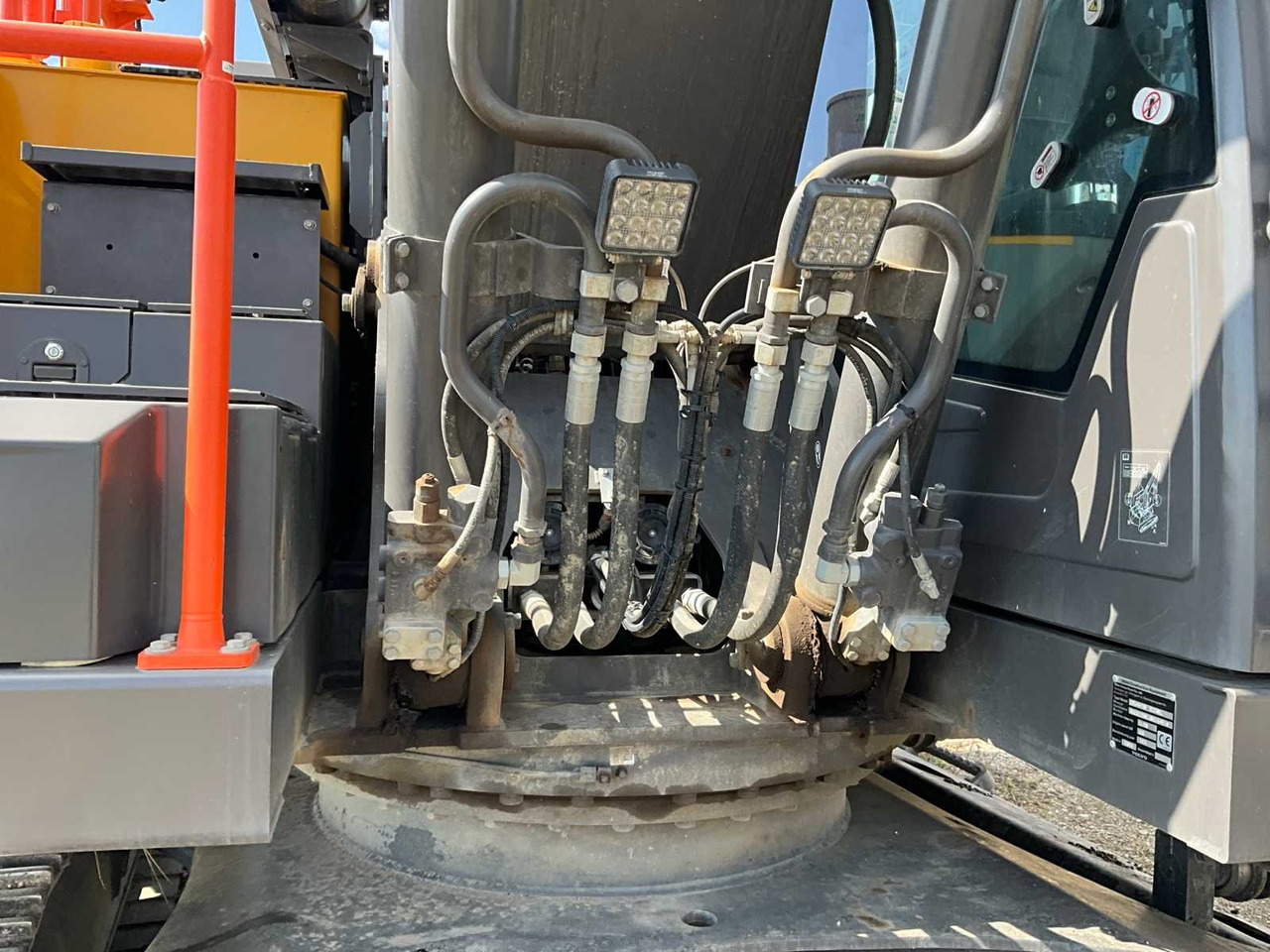Bager gusjeničar Volvo EC250EL: slika Bager gusjeničar Volvo EC250EL