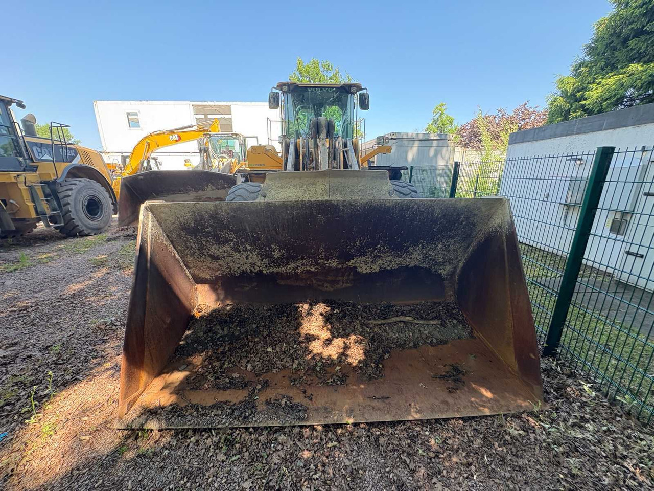 Volvo L 180 H - Utovarivač na kotačima: slika Volvo L 180 H - Utovarivač na kotačima Volvo L 180 H - Utovarivač na kotačima: slika Volvo L 180 H - Utovarivač na kotačima