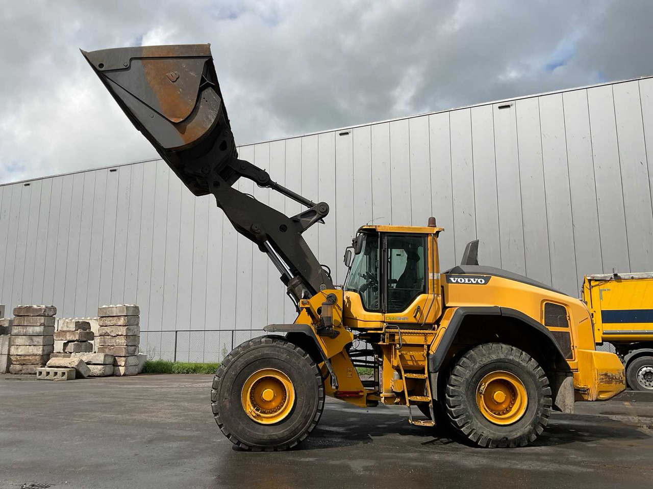 Volvo L180H - Utovarivač na kotačima: slika Volvo L180H - Utovarivač na kotačima Volvo L180H - Utovarivač na kotačima: slika Volvo L180H - Utovarivač na kotačima