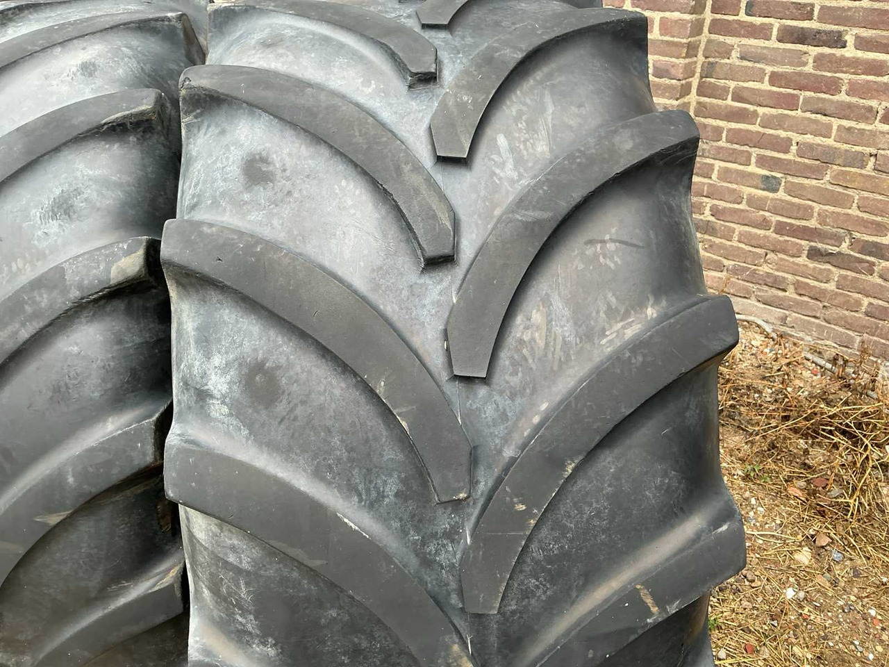 Vredestein Traxion - Gume i felge za Traktor: slika Vredestein Traxion - Gume i felge za Traktor Vredestein Traxion - Gume i felge za Traktor: slika Vredestein Traxion - Gume i felge za Traktor