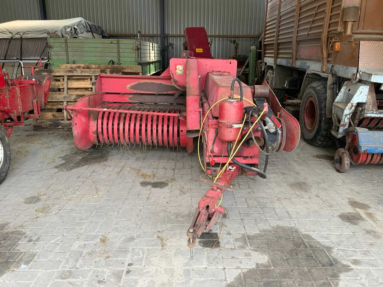 Welger AP12K - Kvadratna balirka: slika Welger AP12K - Kvadratna balirka Welger AP12K - Kvadratna balirka: slika Welger AP12K - Kvadratna balirka