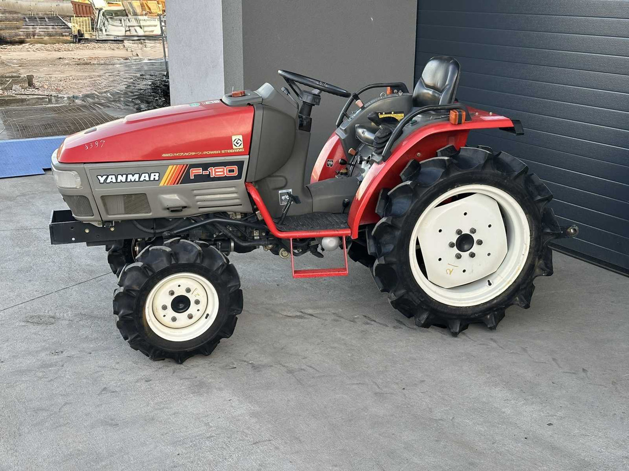 YANMAR - F-180 - 4-WHEEL DRIVE TRACTOR - Traktor: slika YANMAR - F-180 - 4-WHEEL DRIVE TRACTOR - Traktor YANMAR - F-180 - 4-WHEEL DRIVE TRACTOR - Traktor: slika YANMAR - F-180 - 4-WHEEL DRIVE TRACTOR - Traktor